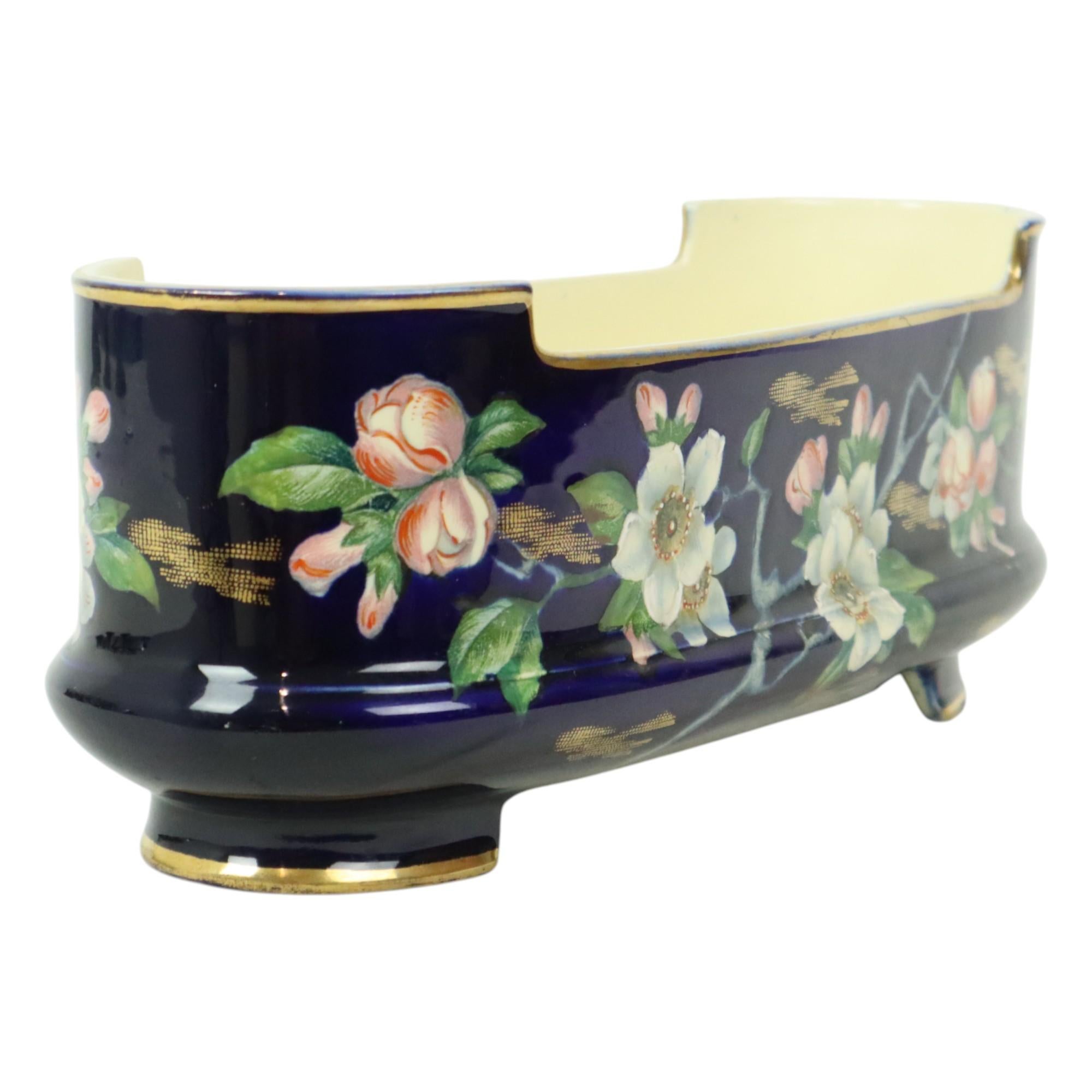 Hand-Crafted Villeroy & Boch Florale Art Nouveau Flower Pot Taiping Circa 1900 For Sale