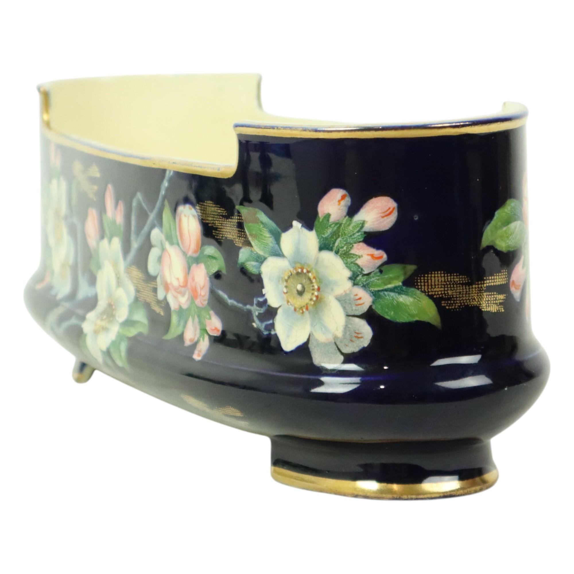 Villeroy & Boch Florale Art Nouveau Flower Pot Taiping Circa 1900 In Good Condition For Sale In Poperinge, BE