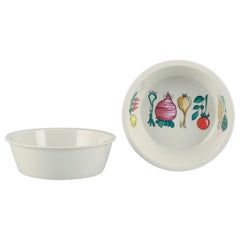 Villeroy & Boch, Luxemburg, zwei große Steingutschalen „Primabella“ aus Steingut.
