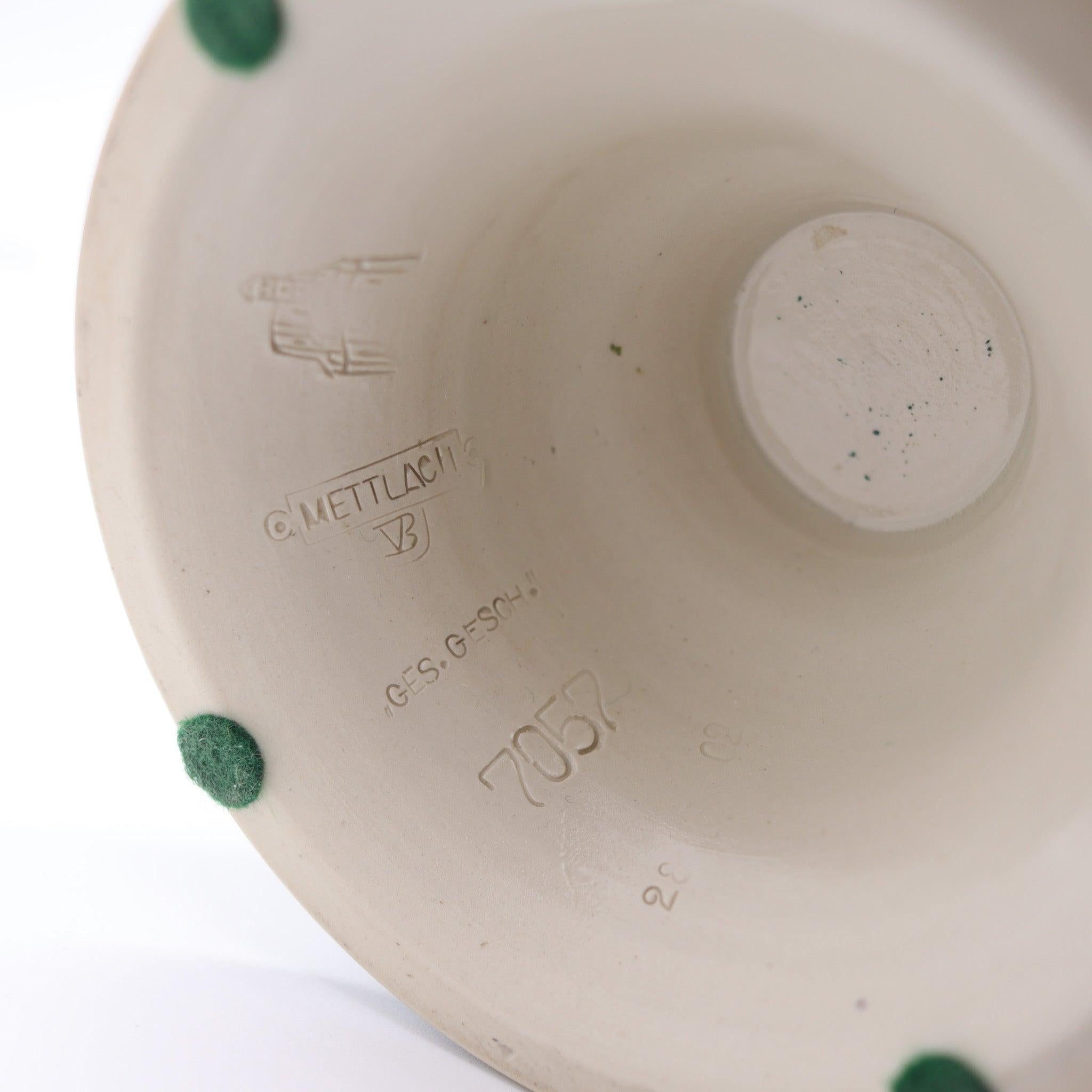 VILLEROY & BOCH METTLACH 1890 Phanolith Neo Classic Green Cameo Amphora For Sale 2