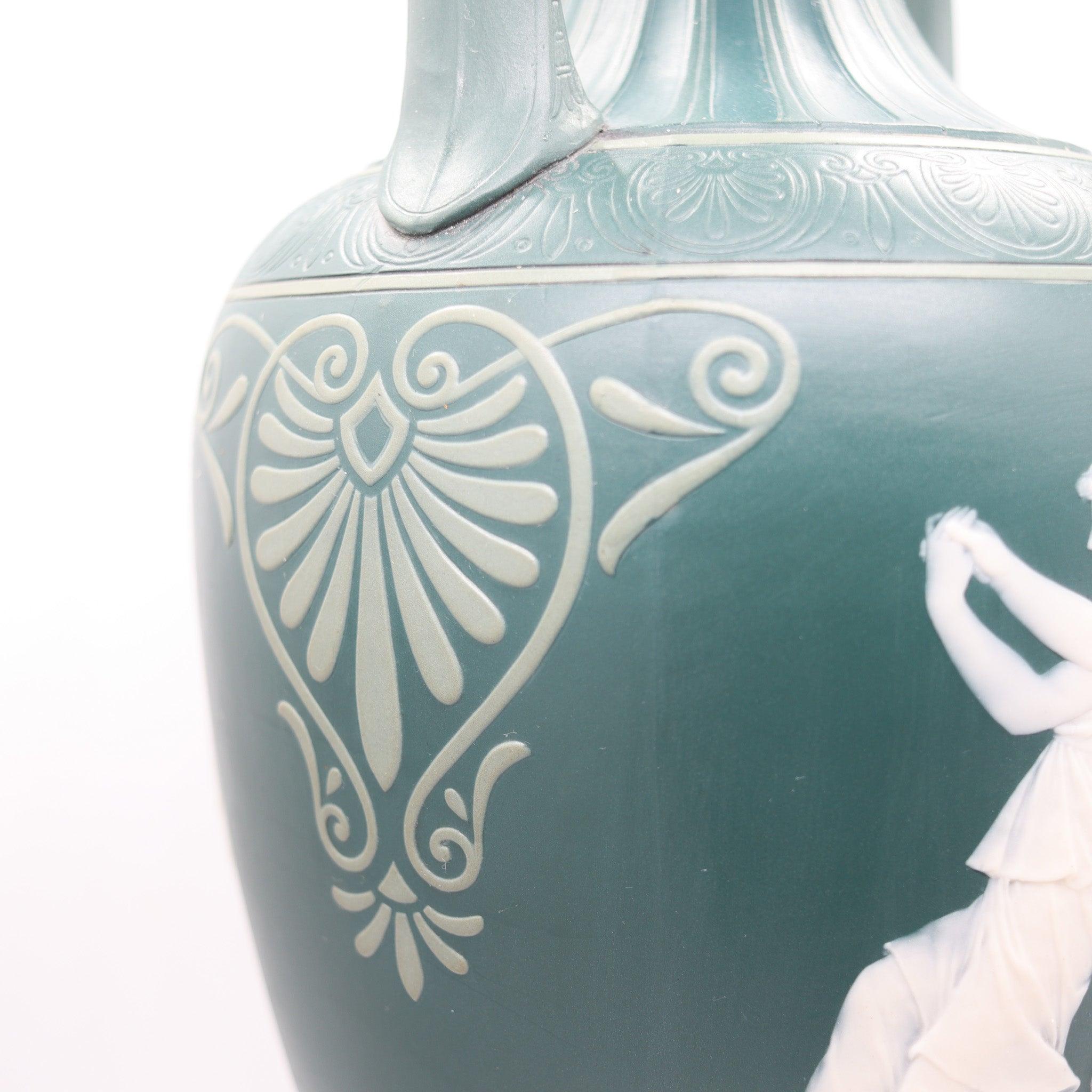 VILLEROY & BOCH METTLACH 1890 Phanolith Neo Classic Green Cameo Amphora In Excellent Condition For Sale In Miami, FL