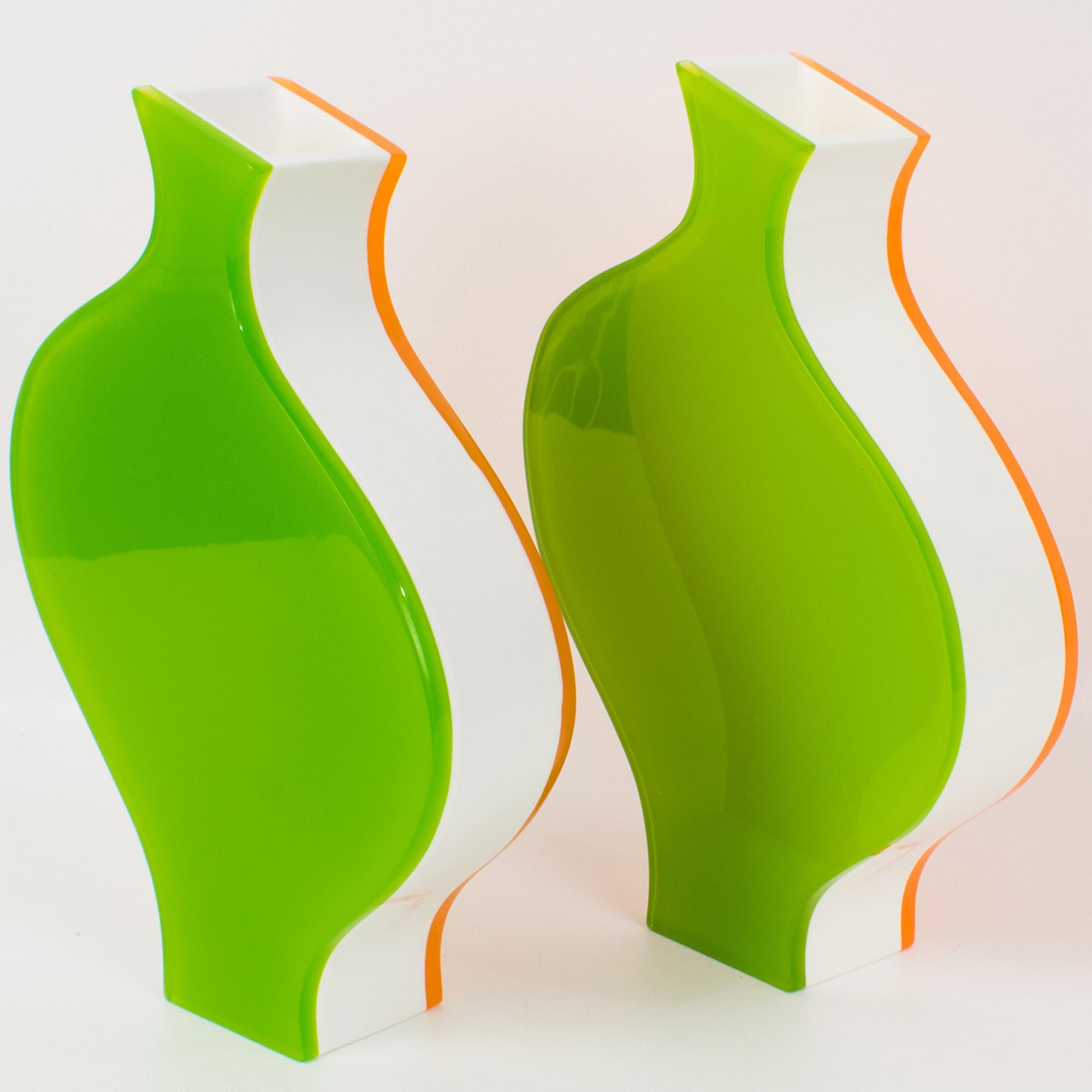 Fine XX secolo Vasi in lucite arancione e verde Villeroy & Boch, una coppia, circa 1990 in vendita