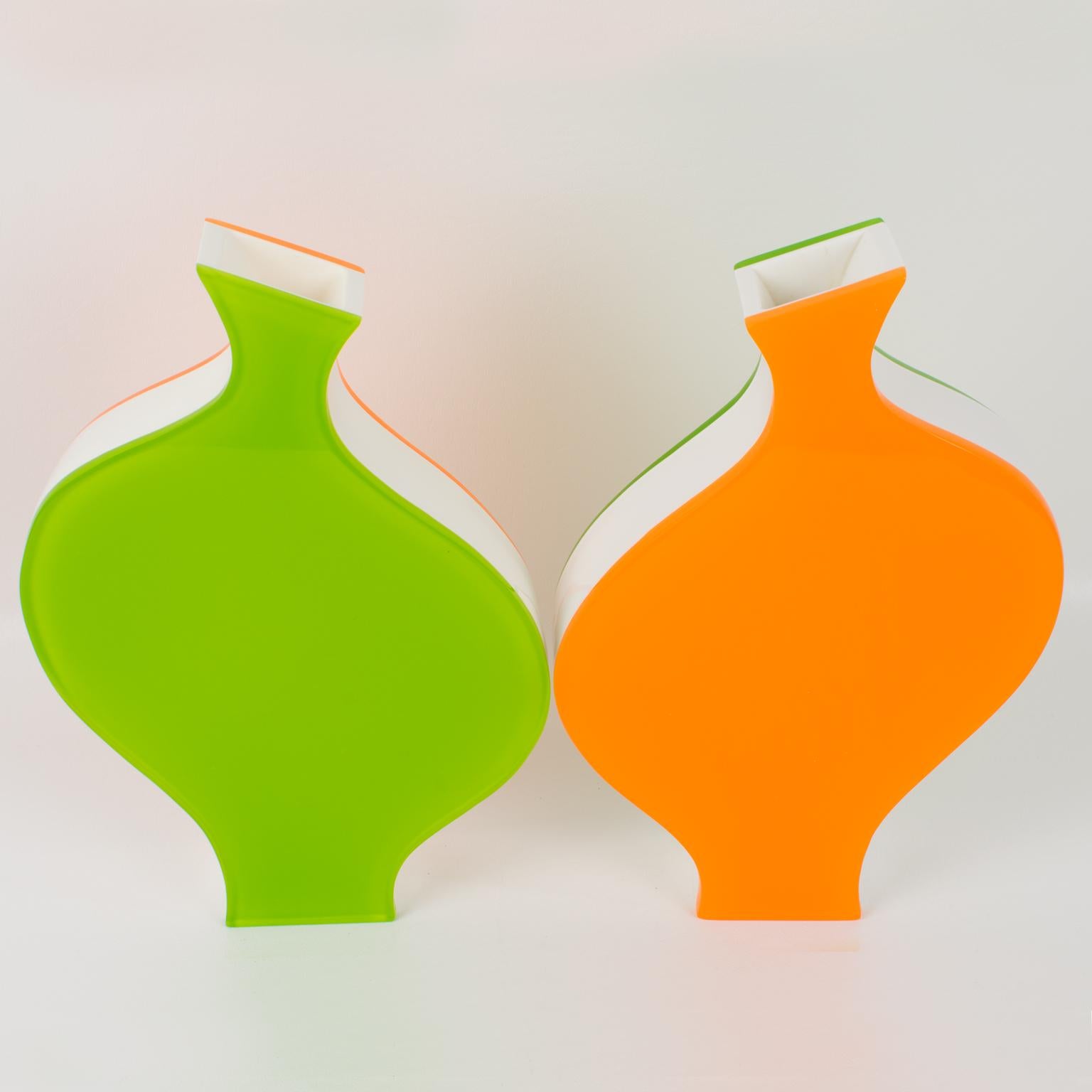 Vases en lucite orange et vert de Villeroy & Boch, une paire, vers 1990 en vente 3
