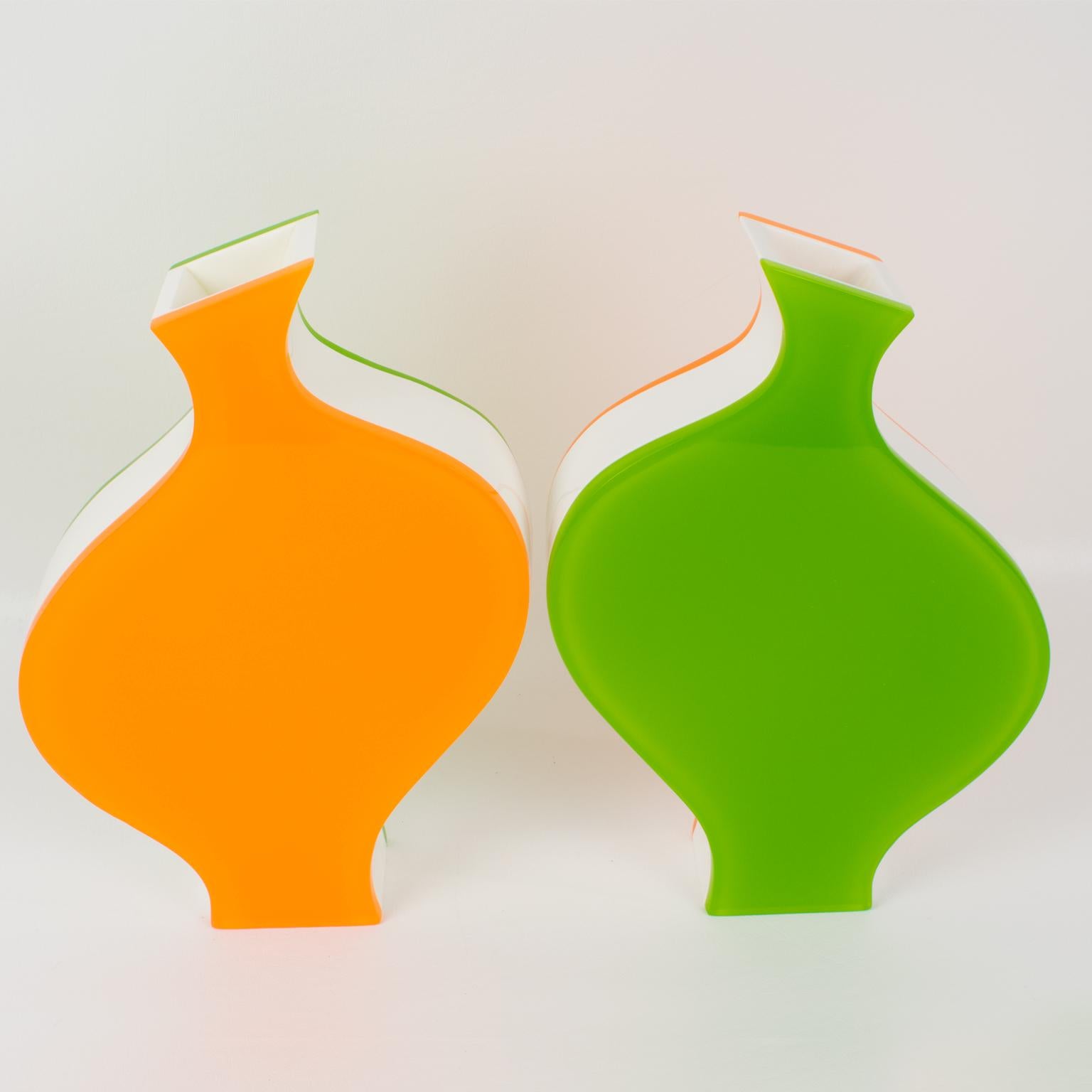 Vases en lucite orange et vert de Villeroy & Boch, une paire, vers 1990 en vente 4