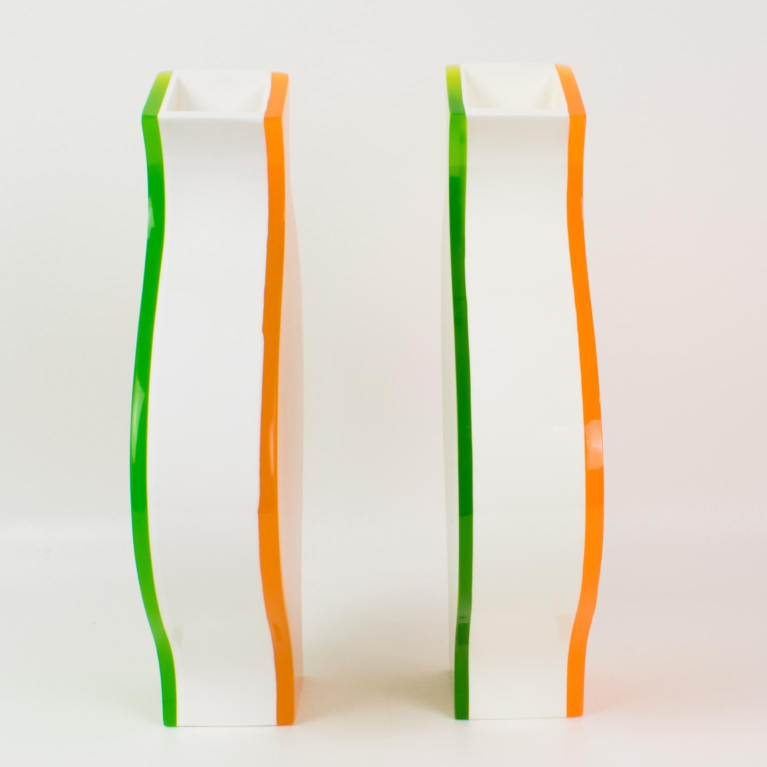 Fin du 20e siècle Vases en lucite orange et vert de Villeroy & Boch, une paire, vers 1990 en vente
