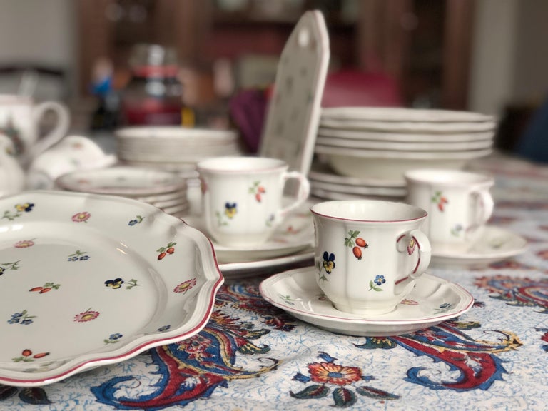 Villeroy And Boch Petite Fleur Comprehensive Dinner Tea And Coffee Service For Sale At 1stdibs Villeroy And Boch Petite Fleur Comprehensive Dinner Tea And Coffee Service For Sale At 1stdibs