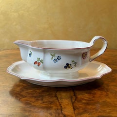 Villeroy & Boch Petite Fleur Gravy Boat & Saucer