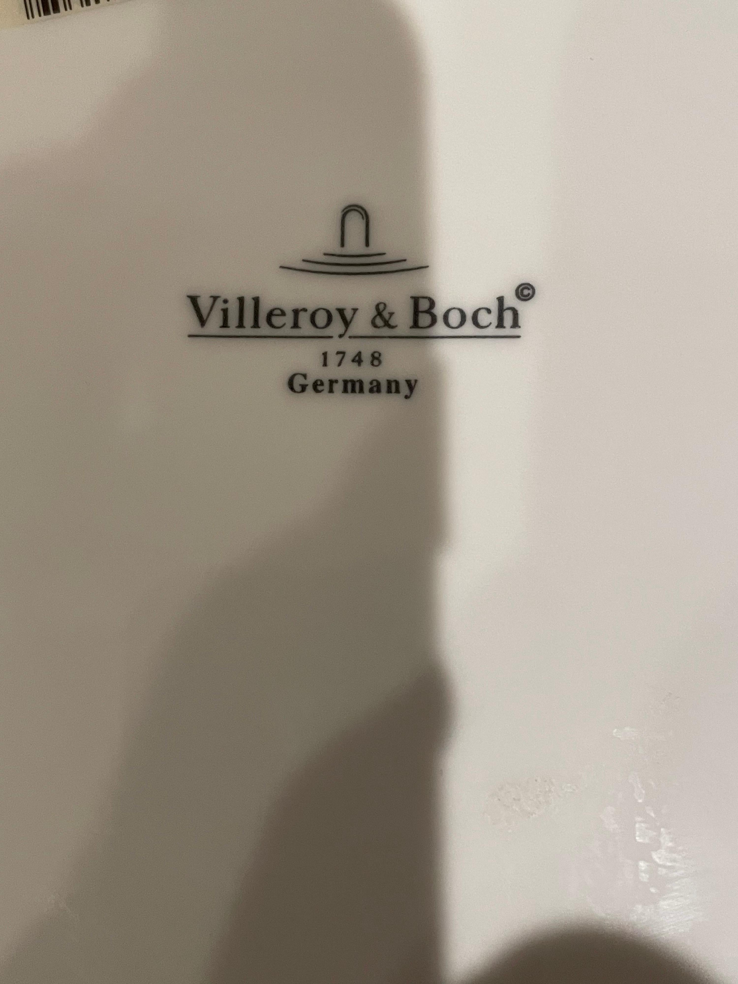 20th Century Villeroy & Boch Postmodern White Porcelain New Wave Platter
