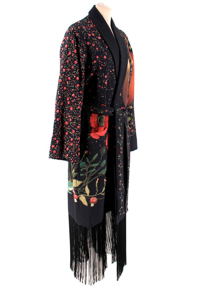 Vilshenko Black Fringed Embellished Printed Shell Coat £1250.00

- Quilted
- Frayed Trims
- Front patch pocket
- Detachable belt

Please note, these items are pre-owned and may show signs of
being stored even when unworn and unused. This is