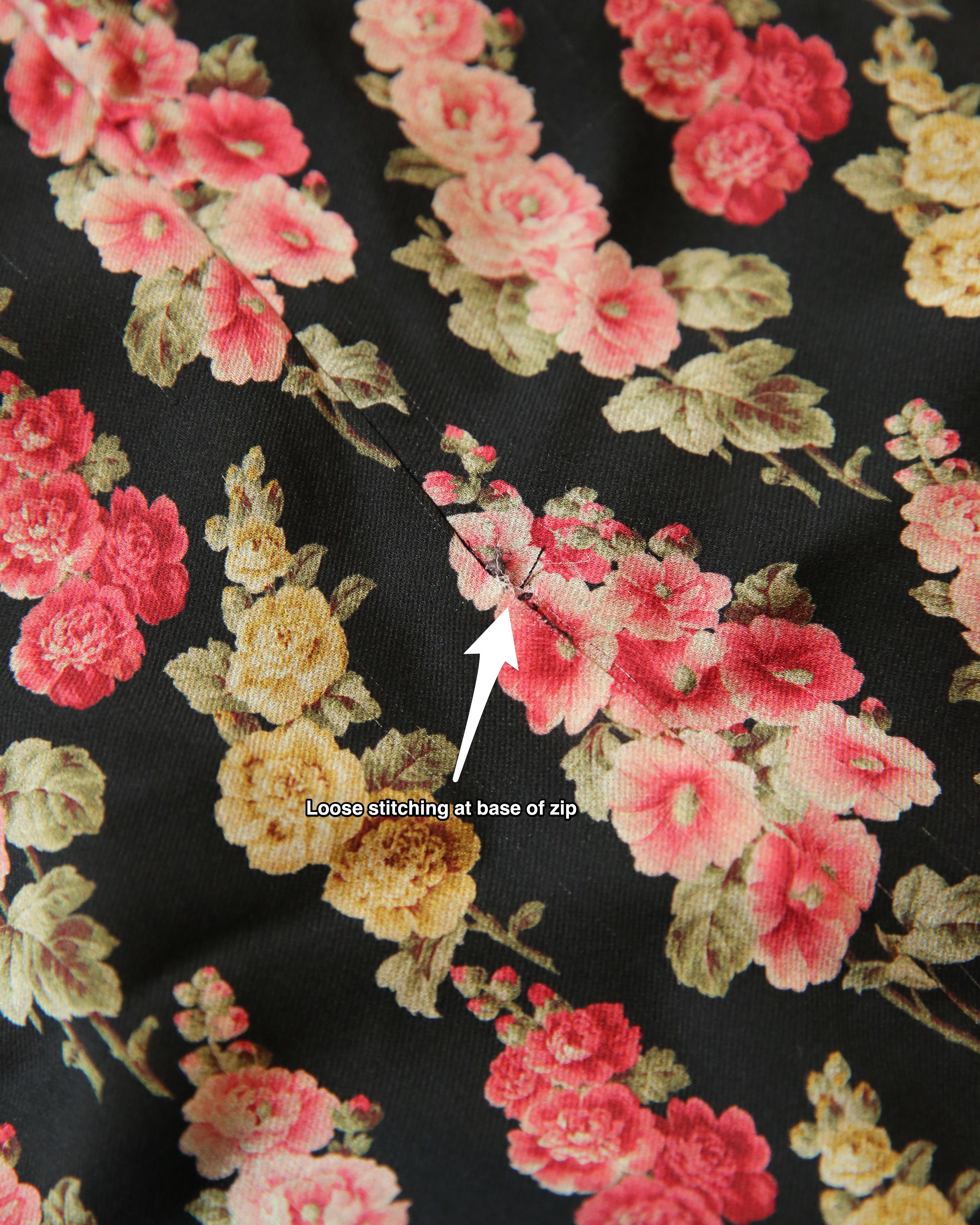 Vilshenko - Robe longue en soie à manches bouffantes et encolure dégagée, imprimé floral rose et noir XS - S en vente 11