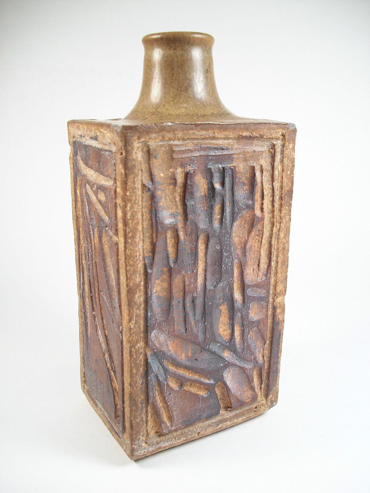 Mid-Century Modern VILT - Cut-Sided & Glazed Stoneware Studio Pottery Vase - Signed - 20th Century For Sale