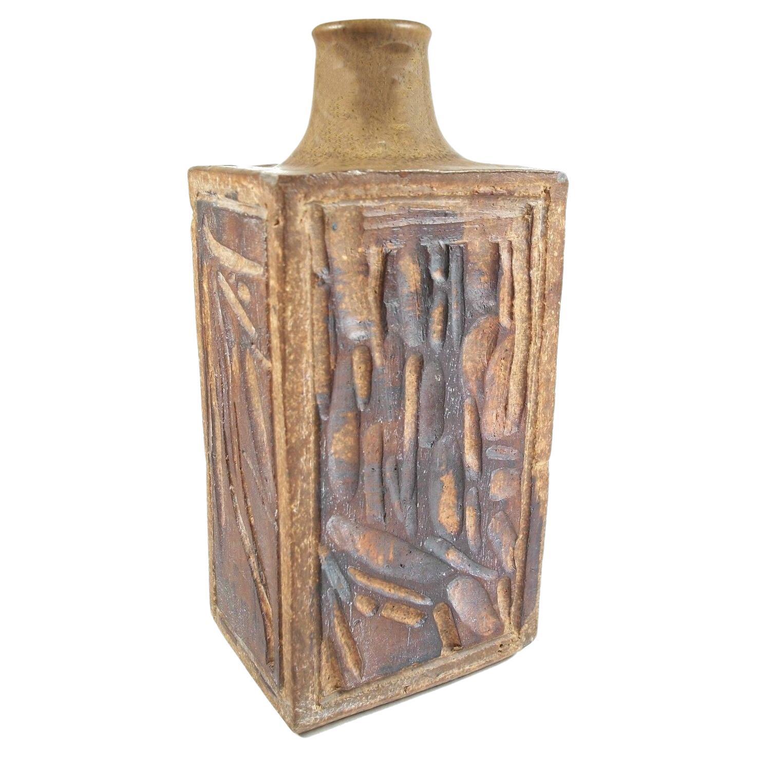 VILT - Cut-Sided & Glazed Stoneware Studio Pottery Vase - Signed - 20th Century For Sale