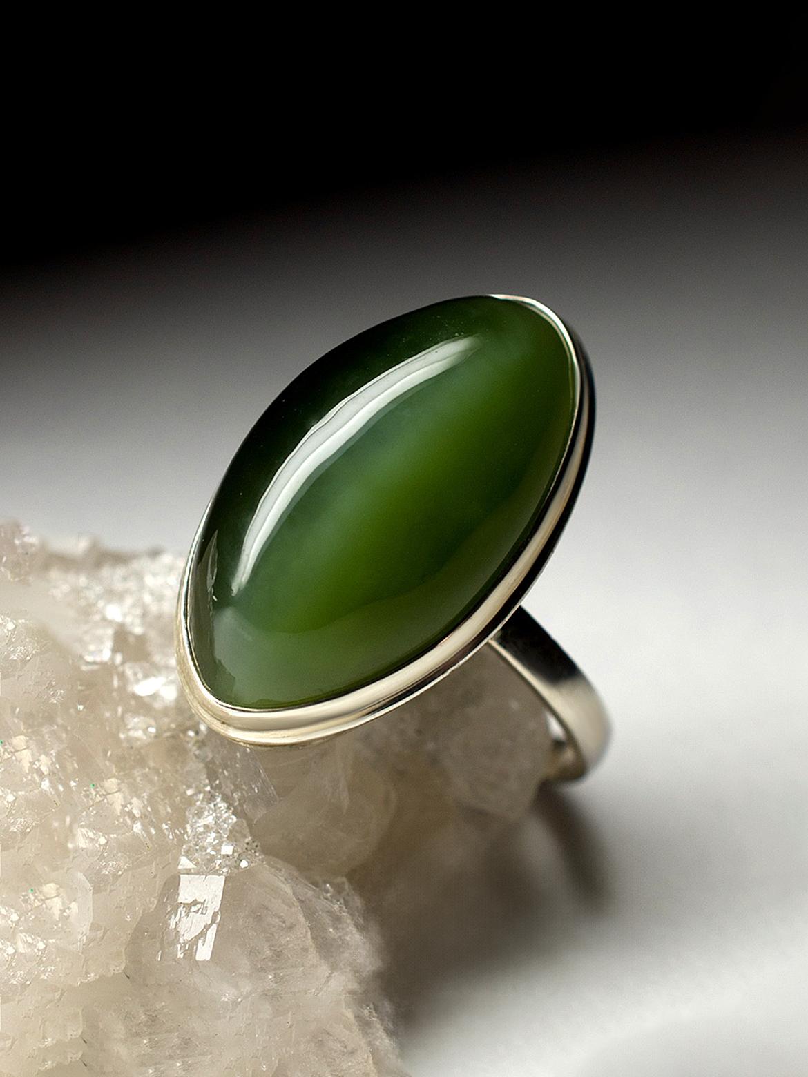 Vinage Jade Ring silver Cat's Eye Chatoyant Effect In New Condition In Berlin, DE