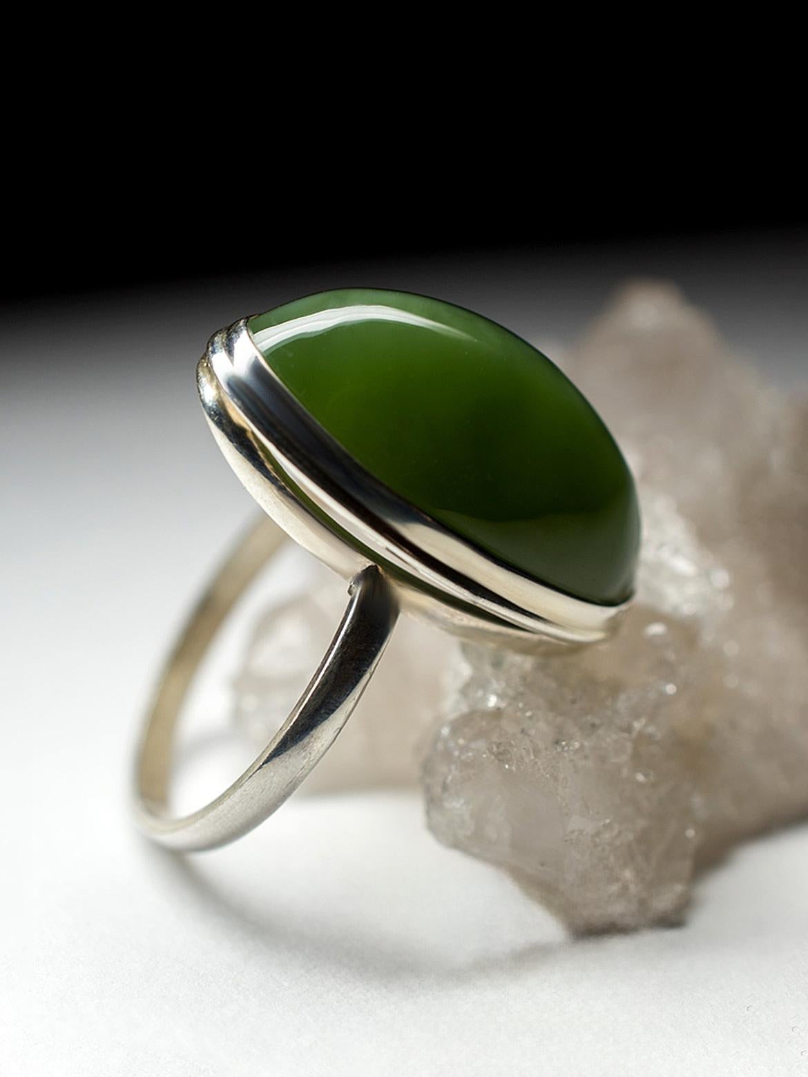 Women's or Men's Vinage Jade Ring silver Cat's Eye Chatoyant Effect