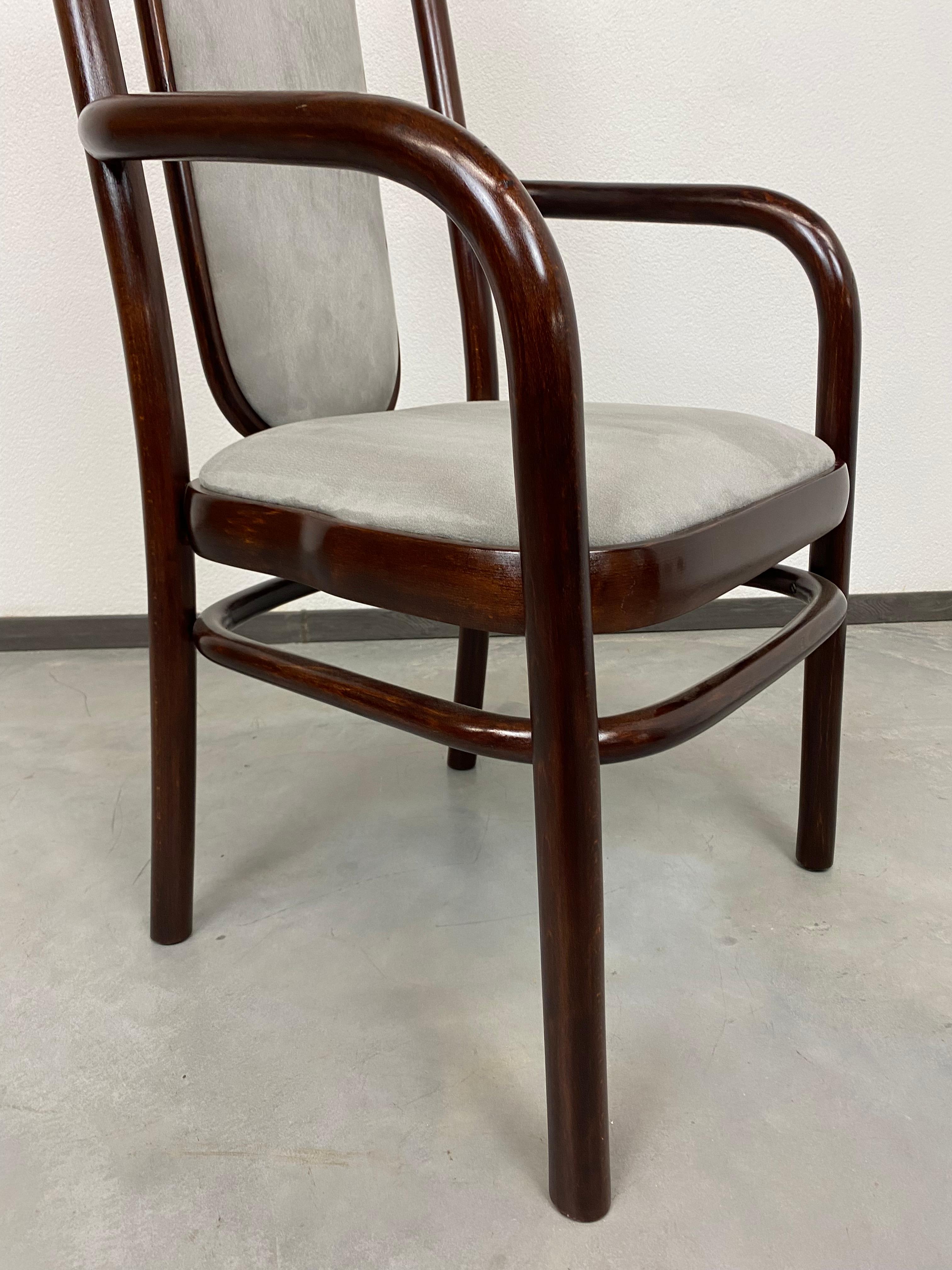Large vintage office chair designed by Antonín Šuman for TON, after professional renovation.