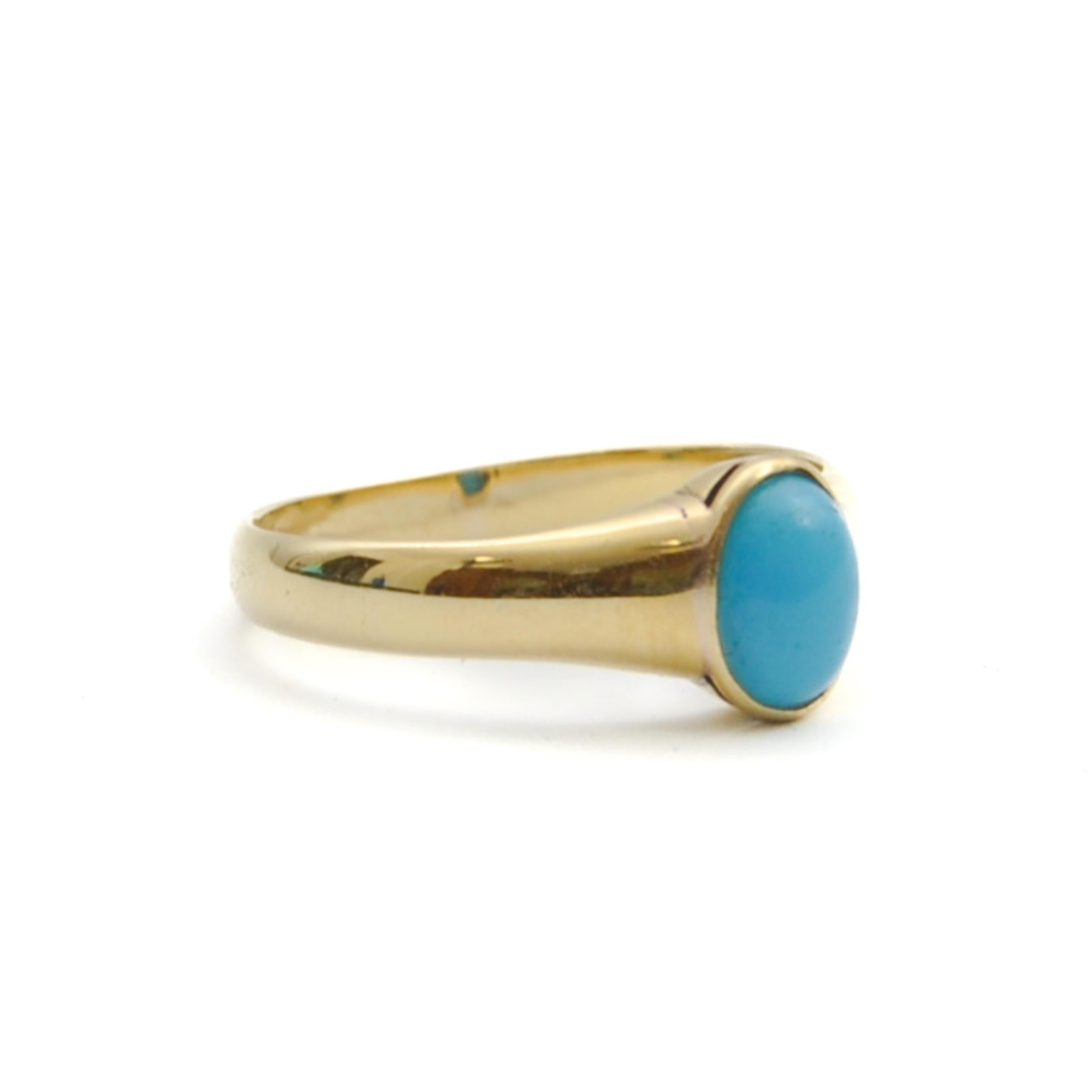 Oval Cut Vintage Turquoise and 14 Karat Gold Ring For Sale