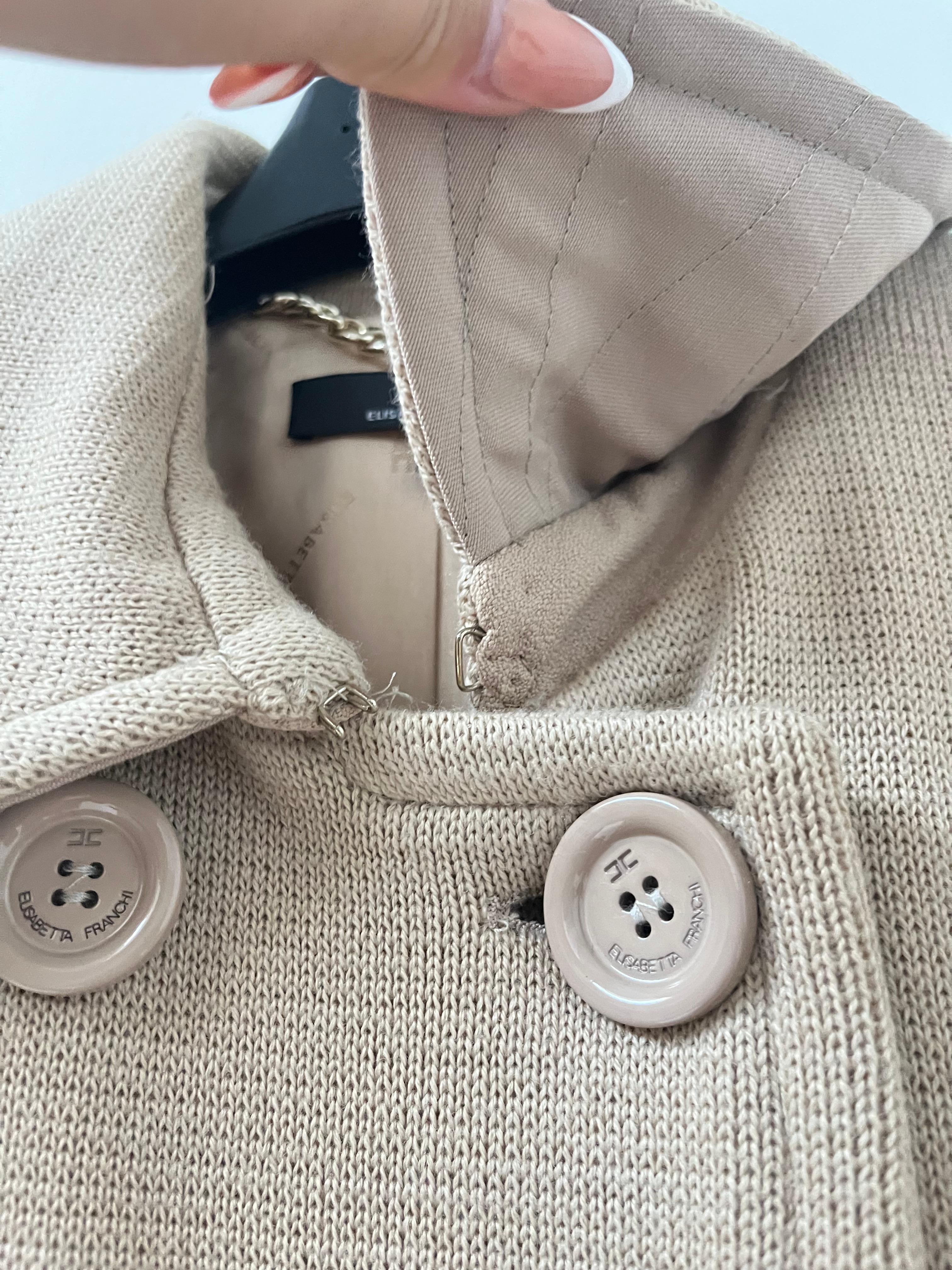Vinatage Elisabetta Franchi Beige Virgin Wool Double-Breasted Coat en vente 1