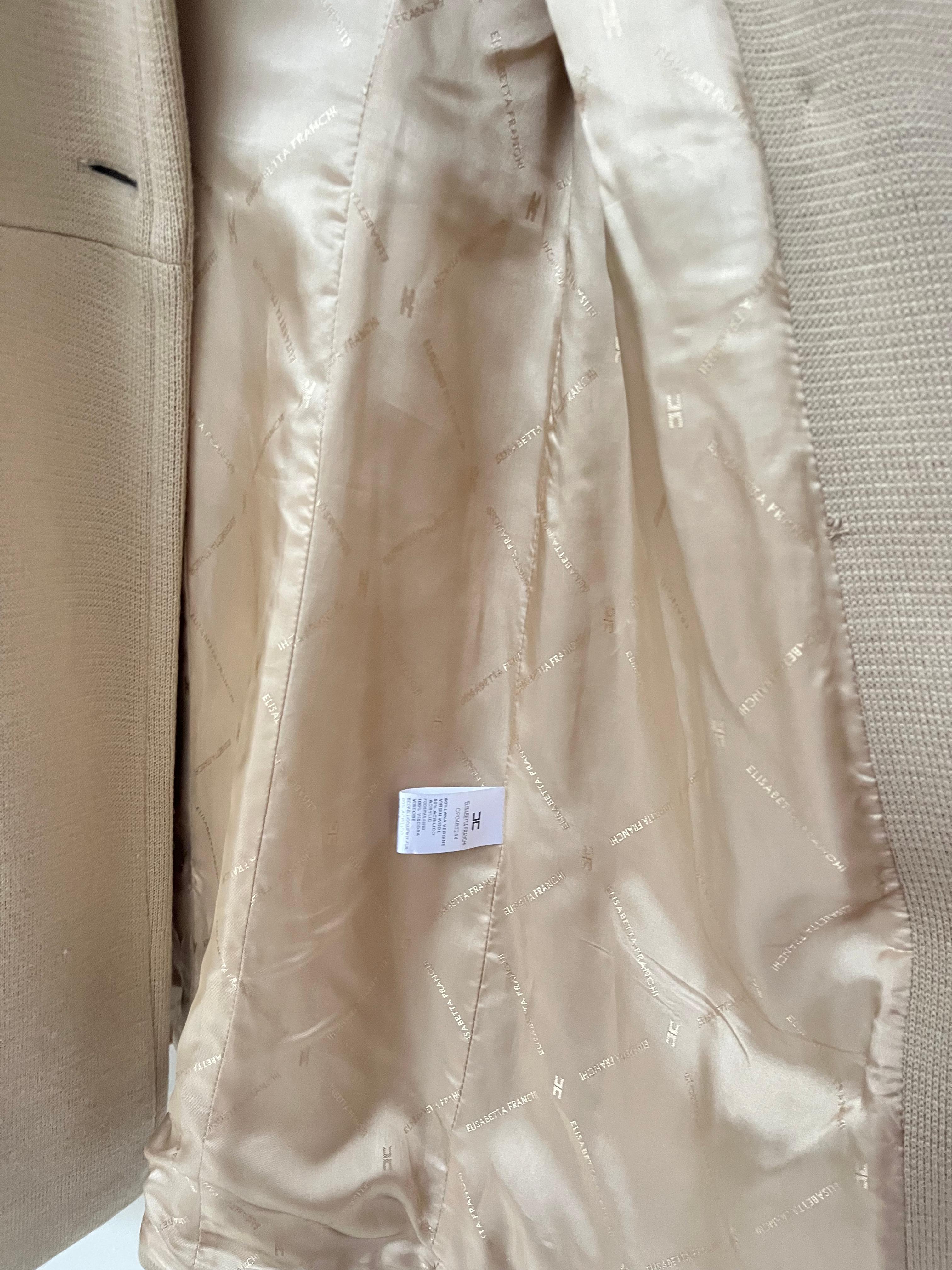 Vinatage Elisabetta Franchi Beige Virgin Wool Double-Breasted Coat en vente 4