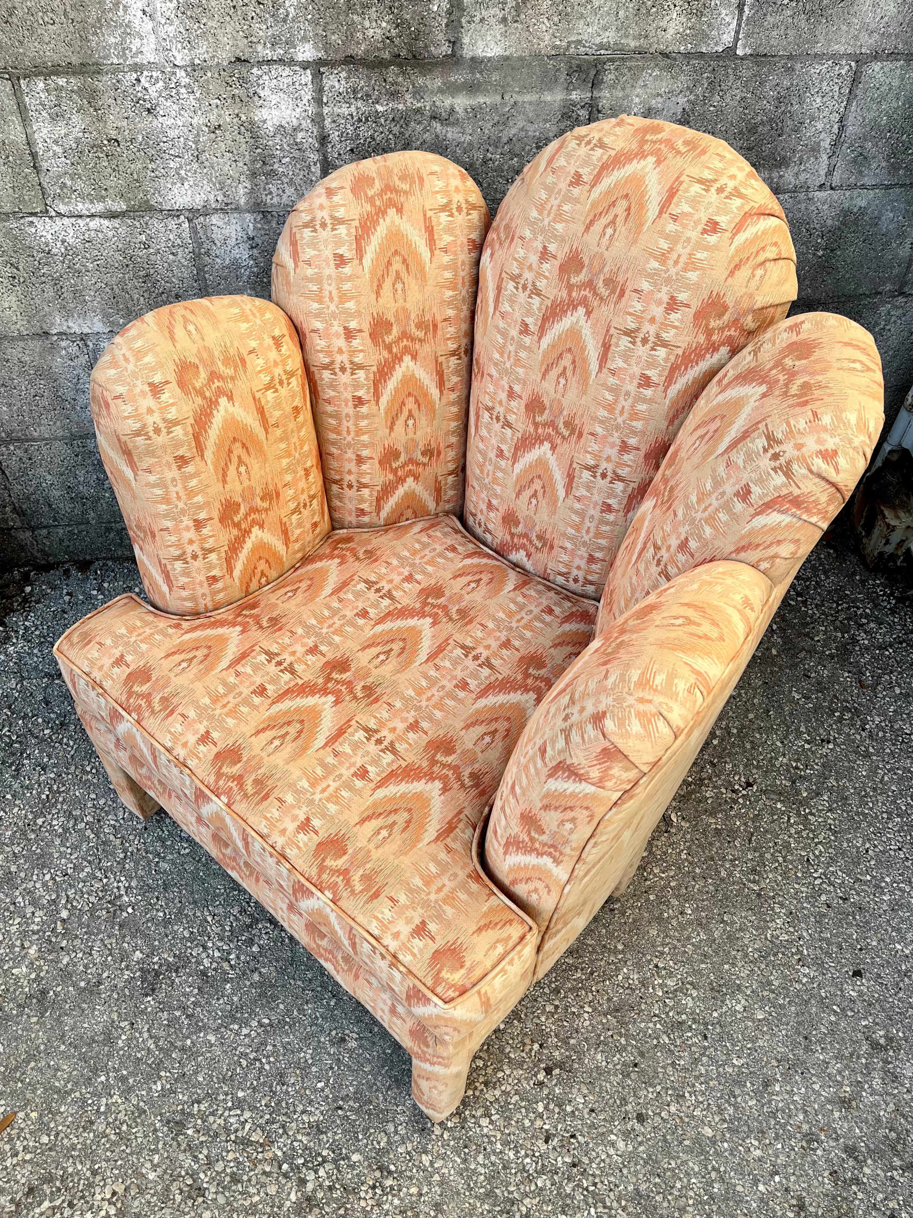 Sedia da salotto / poltrona da salotto completamente imbottita Vinatge 1980 Art Deco Revival. in vendita 3