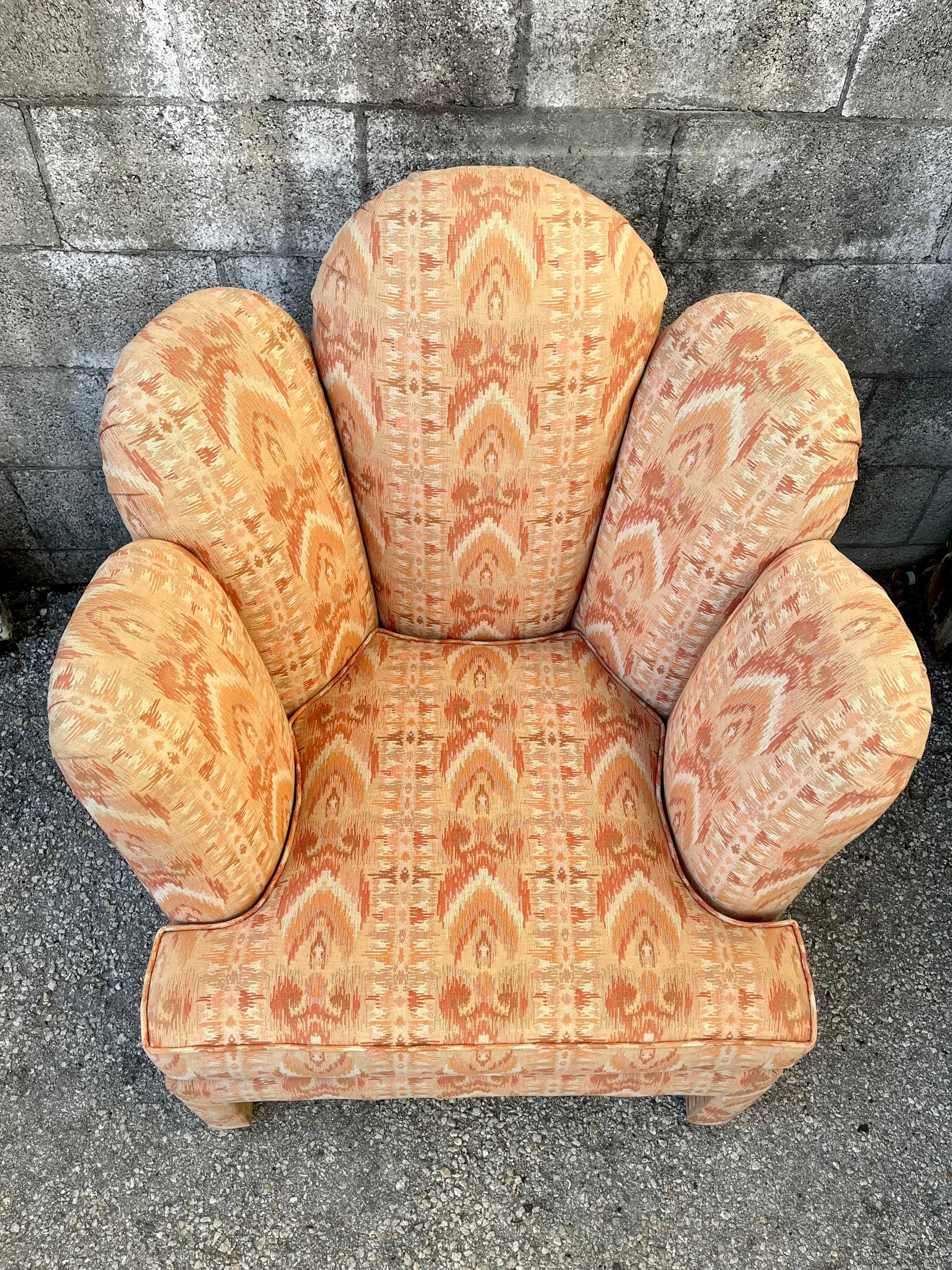 Sedia da salotto / poltrona da salotto completamente imbottita Vinatge 1980 Art Deco Revival. in vendita 4