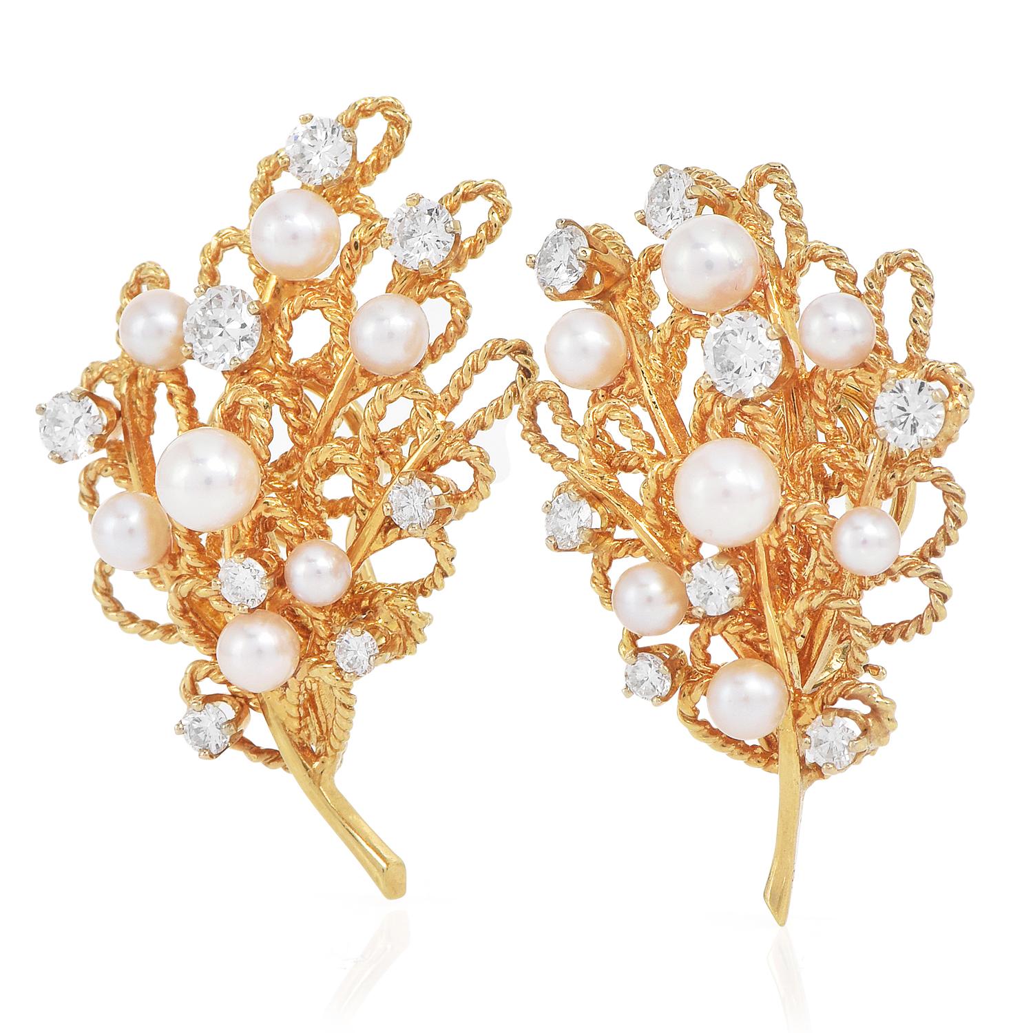 Vinatge Akoya Pearl Diamond 22K Gold Rope Flower Bouquet Earrings In Excellent Condition For Sale In Miami, FL