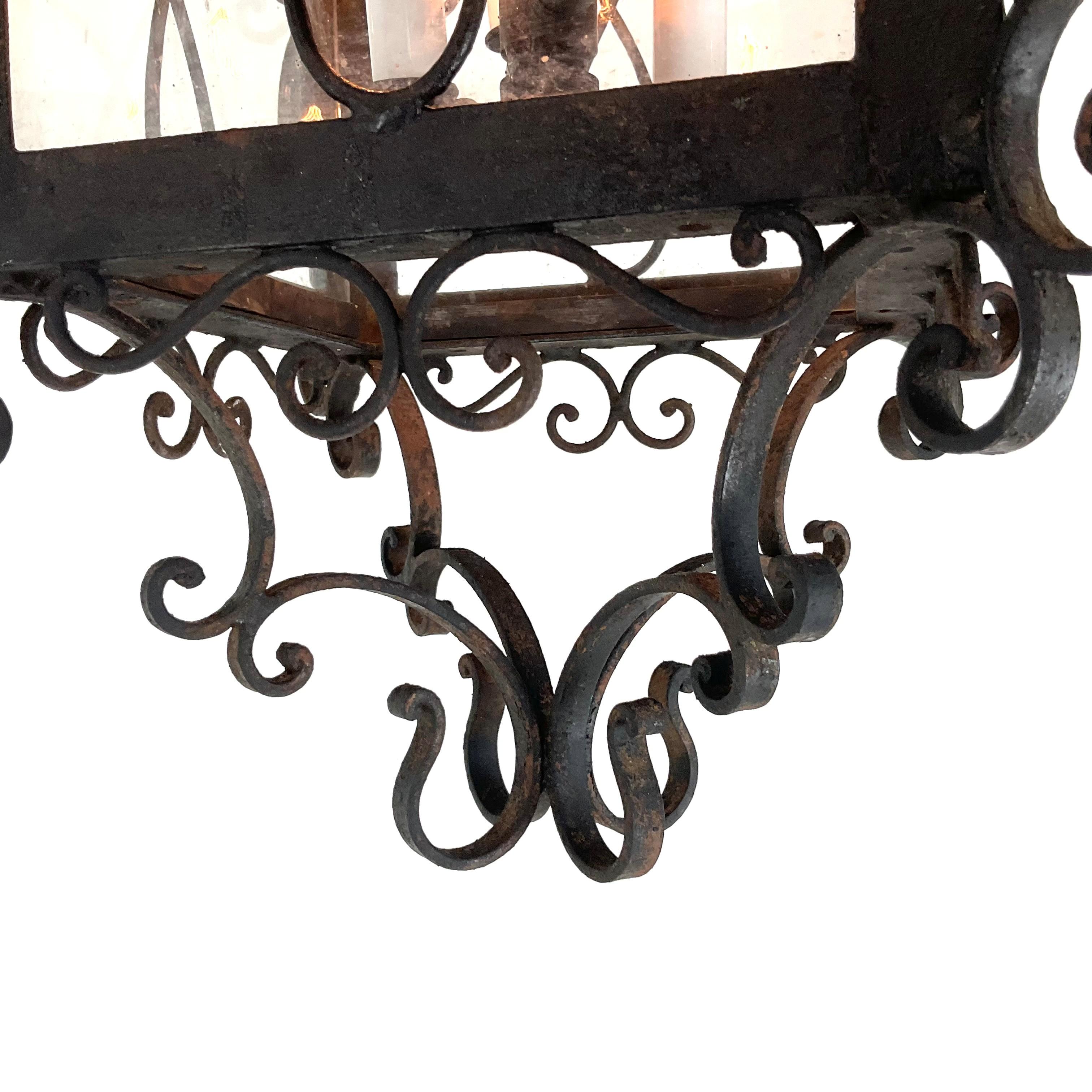 Vinatge Forged Iron Italian Lantern Bon état - En vente à West Palm Beach, FL