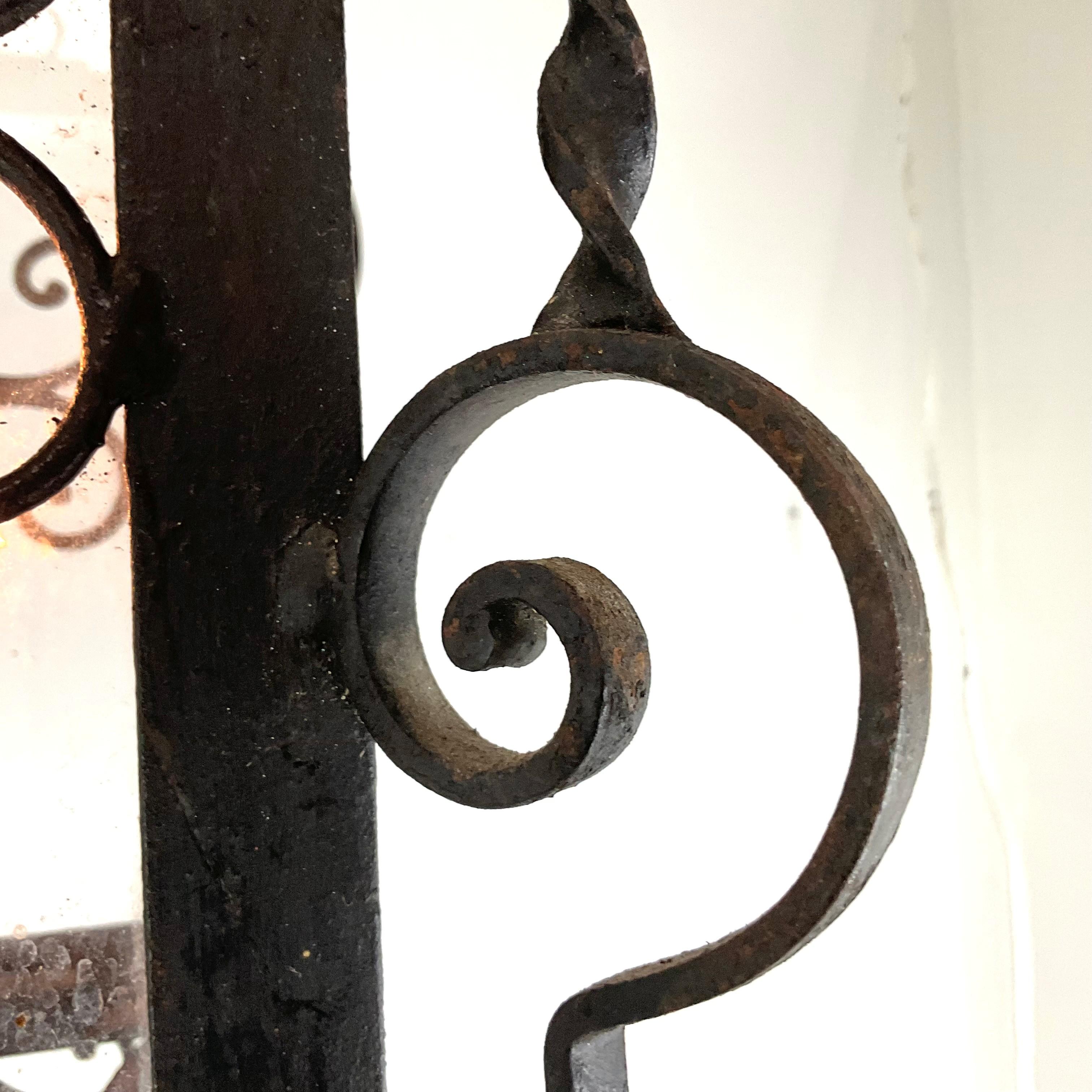 Début du 20ème siècle Vinatge Forged Iron Italian Lantern en vente