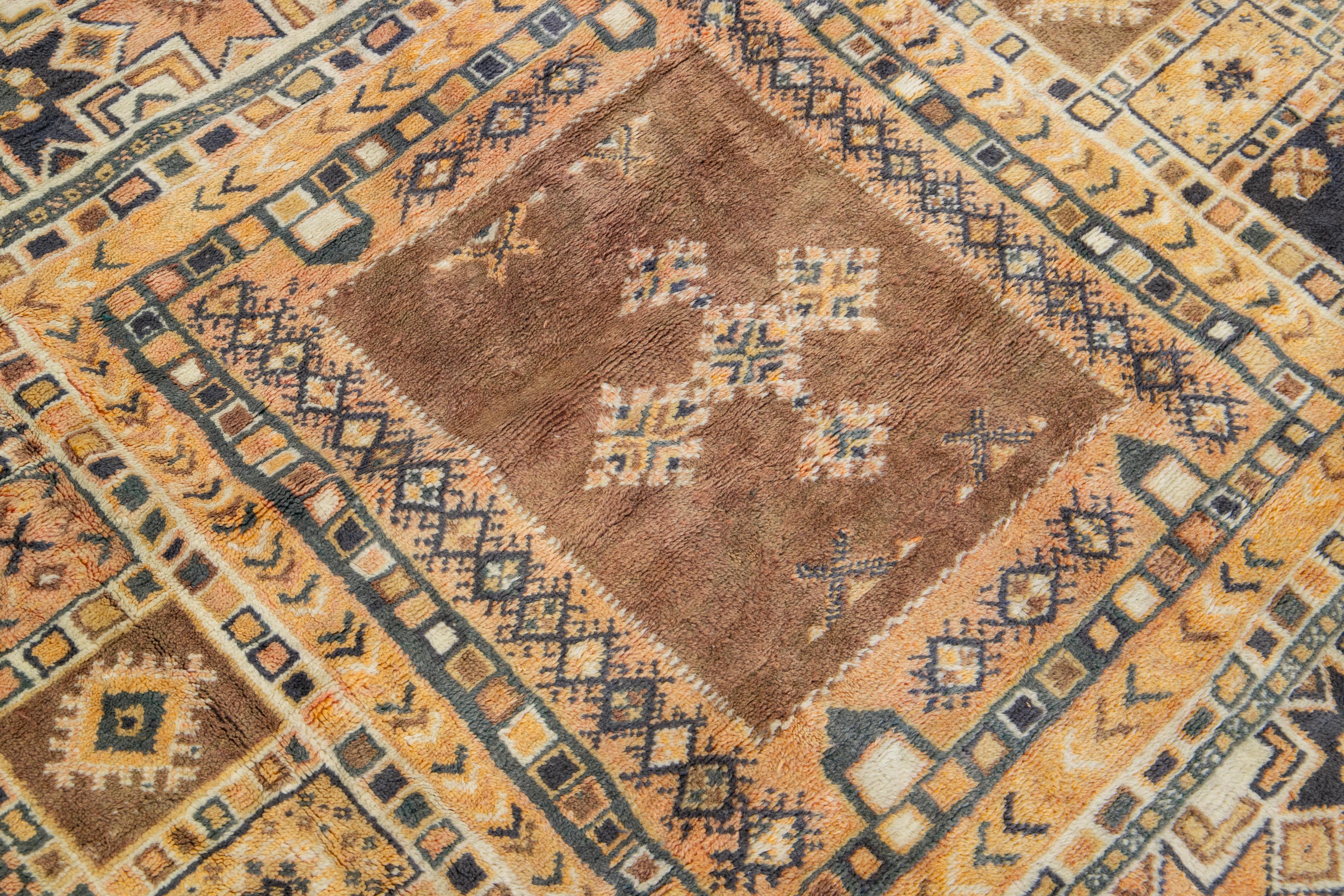 Vintage Oversize Moroccan Wool Rug with Allover Design in Peach & Gray In Excellent Condition For Sale In Norwalk, CT