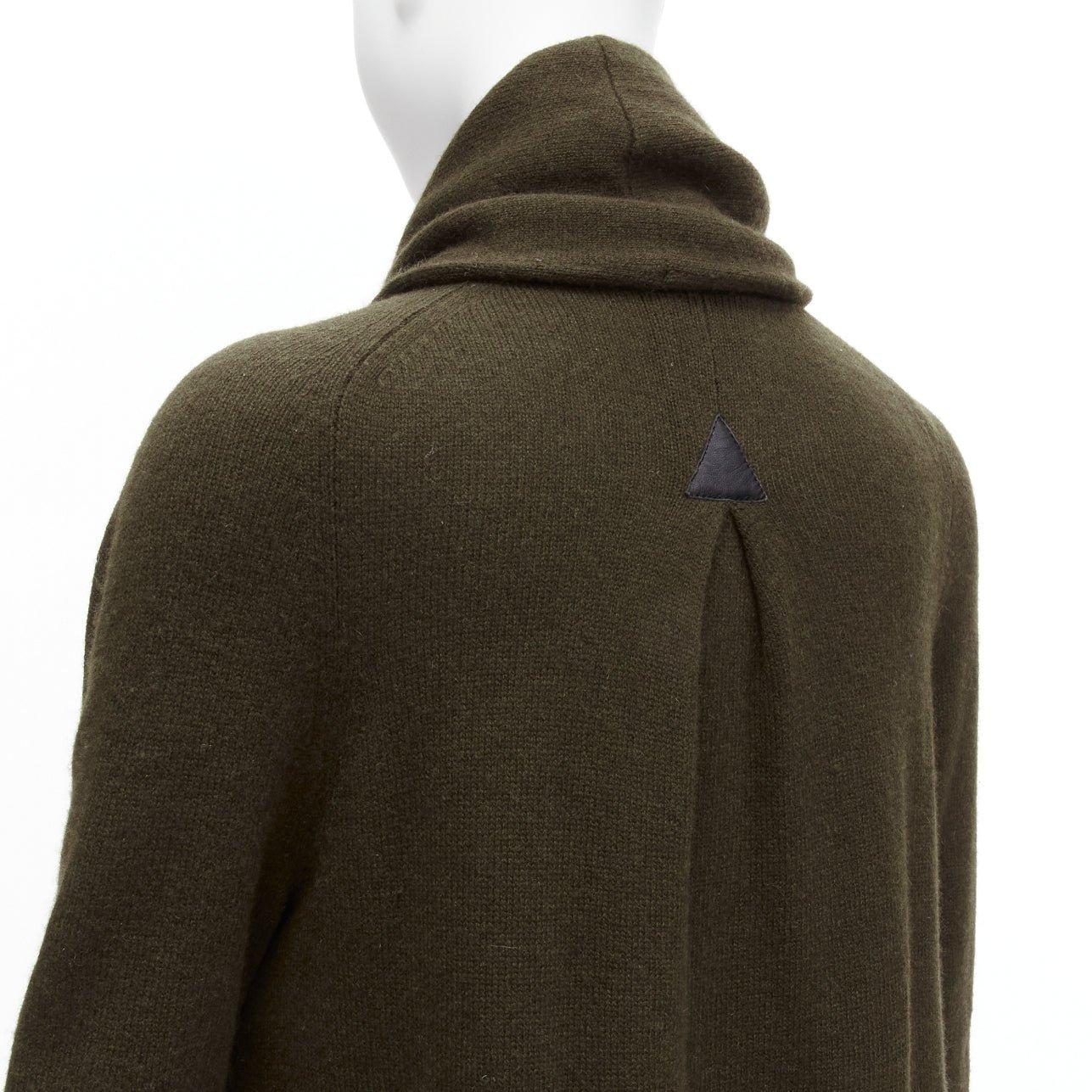 VINCE cardigan à col châle en laine de yak vert army XXS
Référence : SNKO/A00267
Marque : Vince
MATERIAL : Laine
Couleur : Vert
Motif : Solide
Fermeture : bouton
Détails supplémentaires : Fermeture à bouton unique. Col châle enveloppant. Patch en