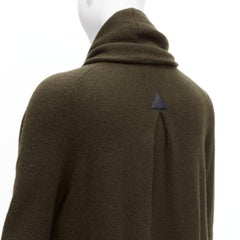 VINCE Armeegrüner yak-Wollschal mit Rundhalsausschnitt und einzelner Knopfleiste XXS