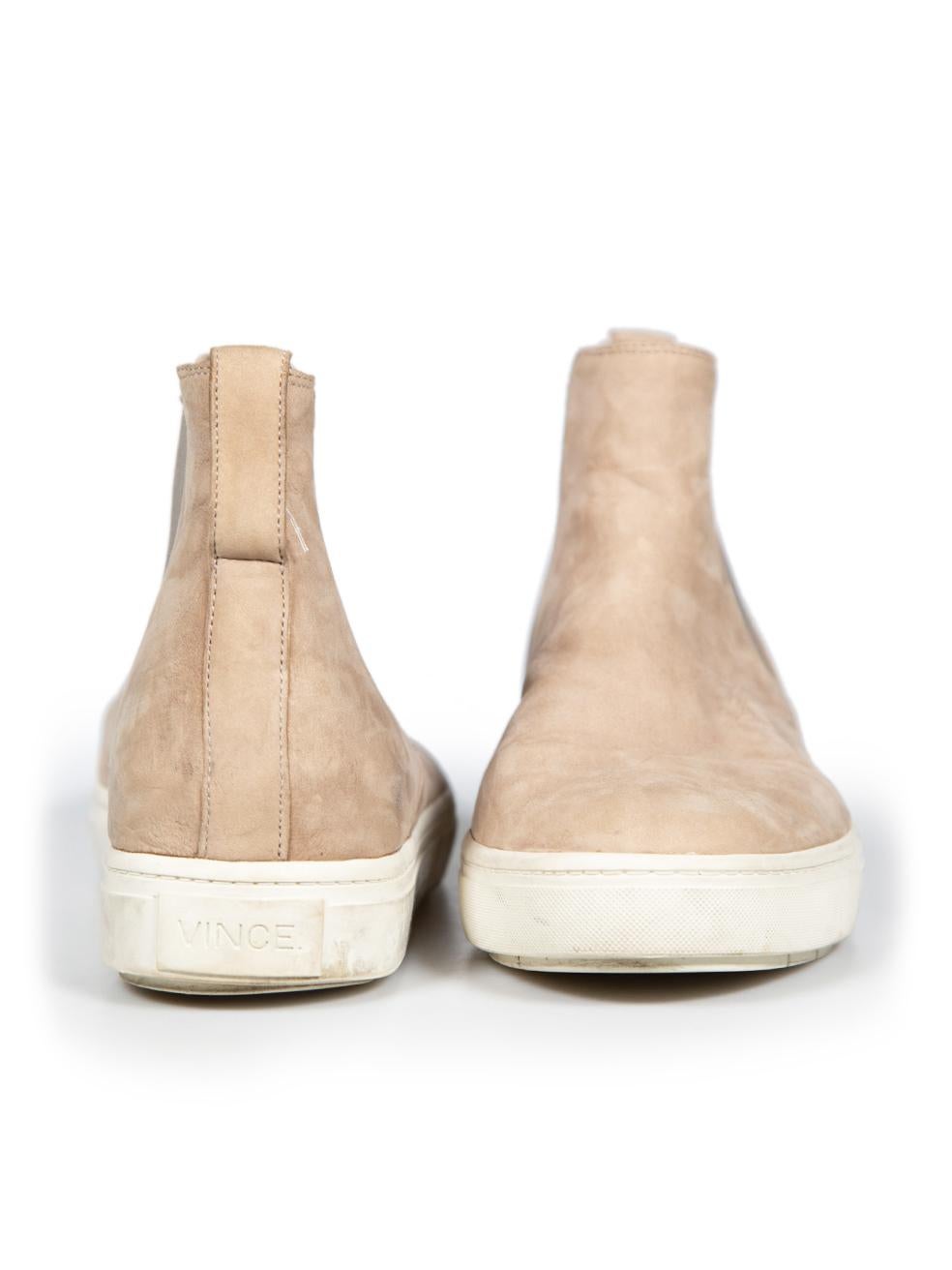 Vince Beige Suede Ankle Chelsea Boots Size IT 37.5 In Good Condition For Sale In London, GB