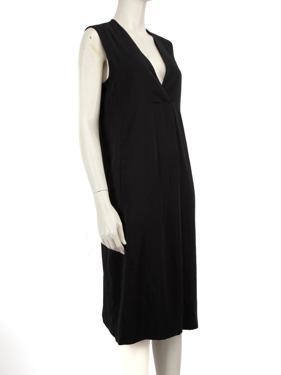 CONDITION is Very Good. Hardly any visible wear to the dress is evident on this used Vince designer resale item.



Details


Black

Polyester

Midi dress

V neckline

Sleeveless

2x Front side pockets

Wrap pleat detail on skirt





Made in