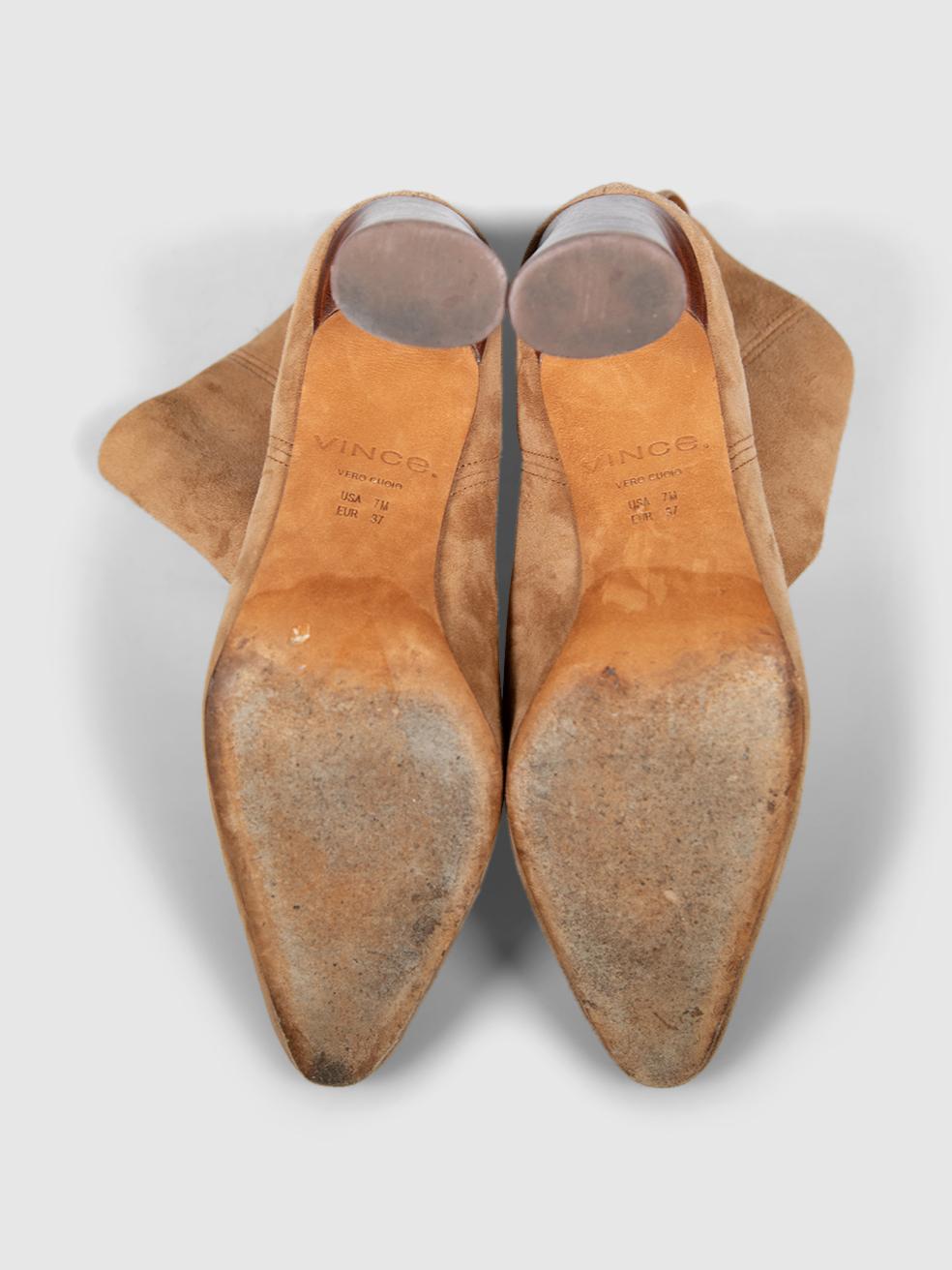 Vince Brown Suede Block Heel Boots Size US 7 Excellent état - En vente à London, GB