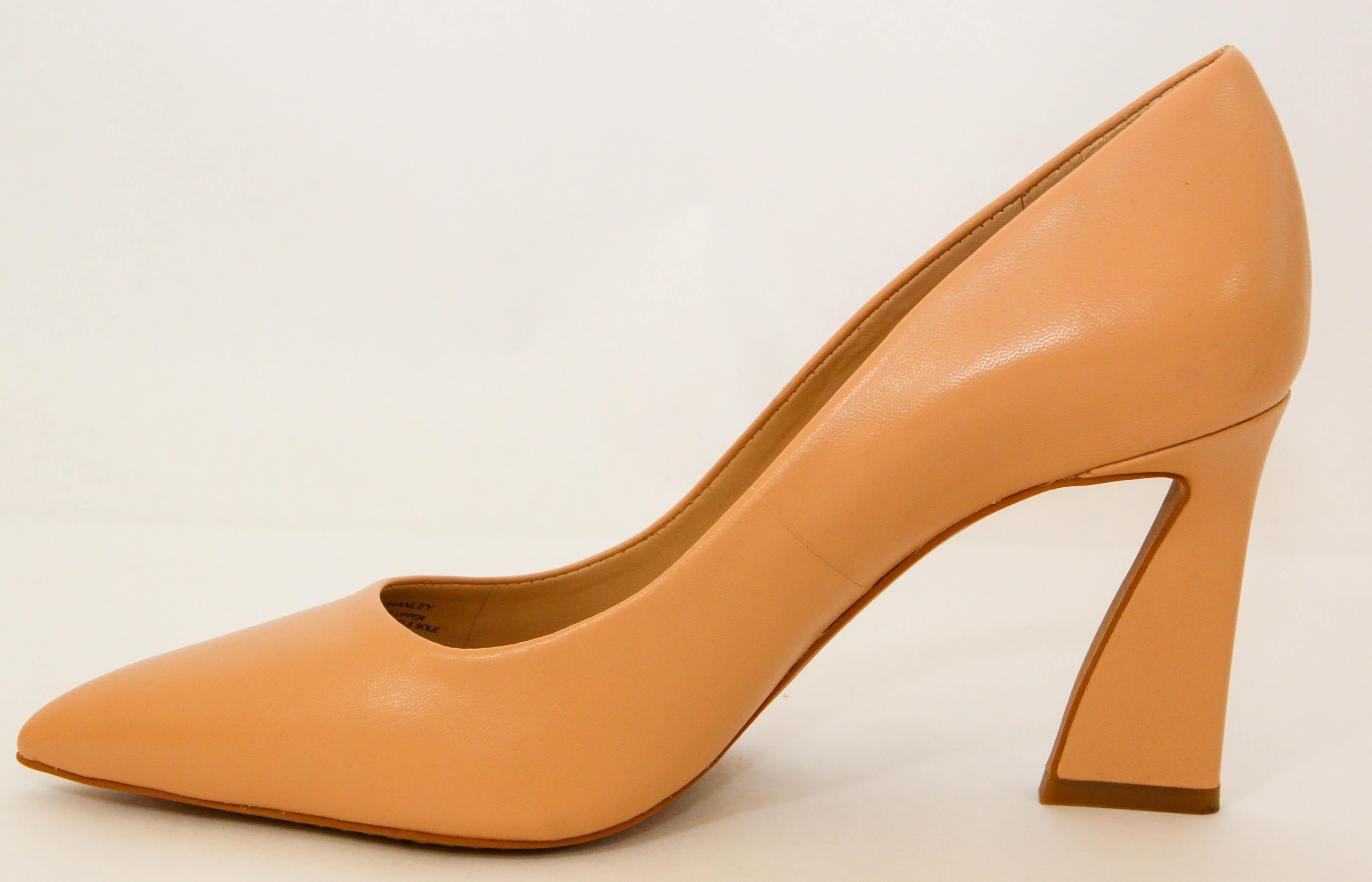 Vince Camuto Tan Leather Heel Pointed Toe Pump size 8.5  For Sale 2