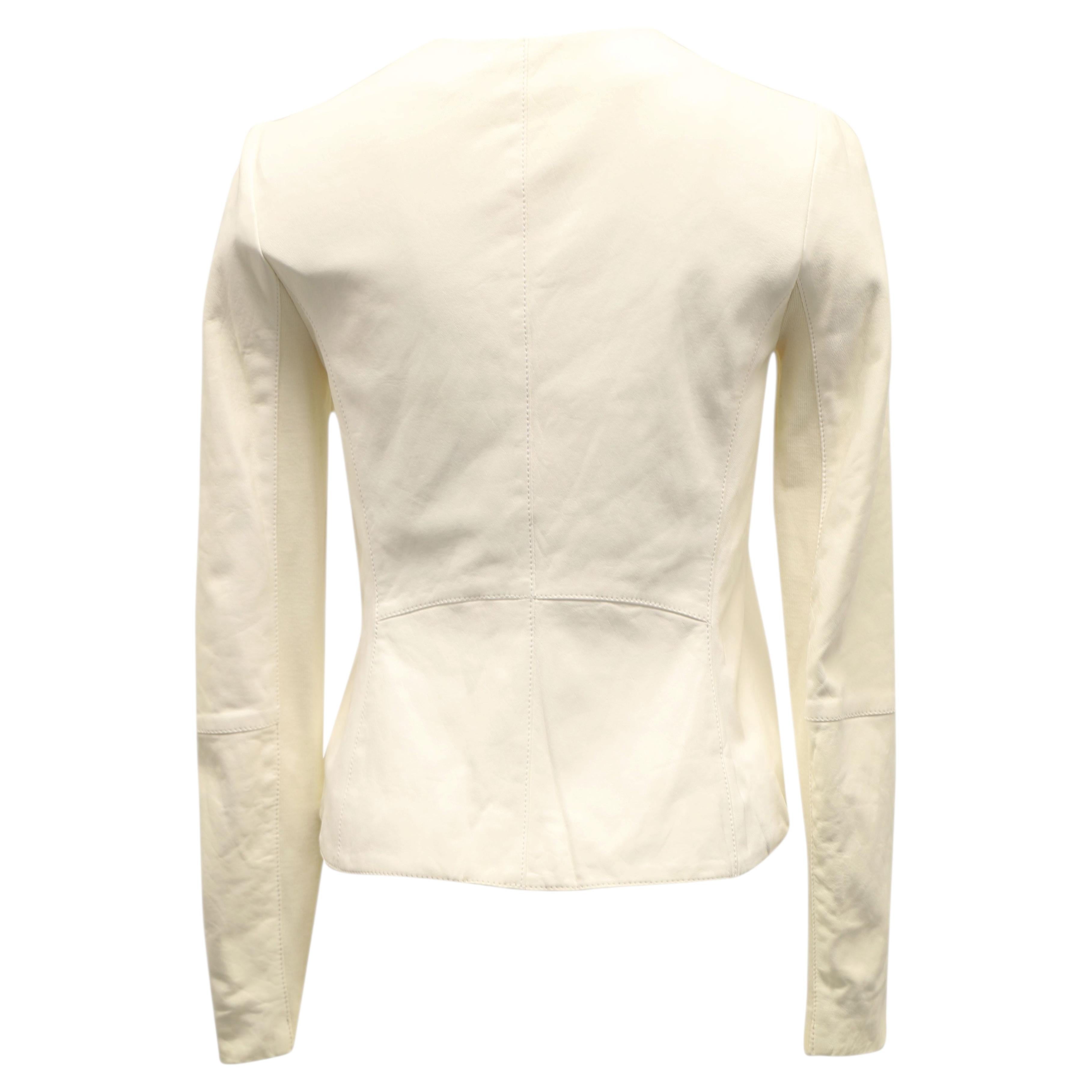 Veste « Vince » sans col en cuir blanc en vente