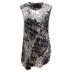 Camiseta sin mangas con estampado de cocodrilo de Vince, en viscosa blanca y negra