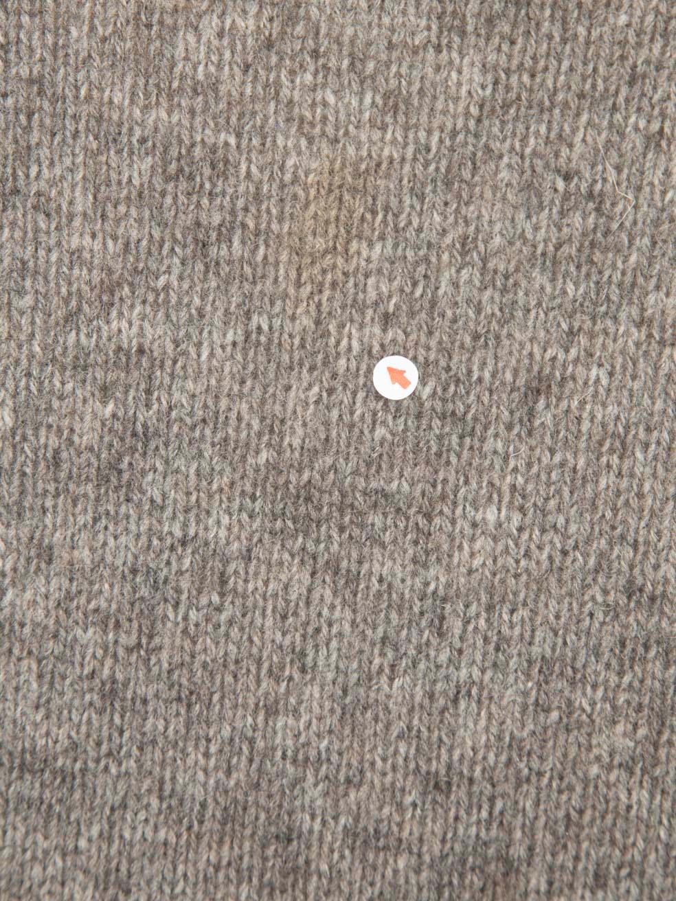 Pull en laine rayée gris et beige de Vince Taille L en vente 2