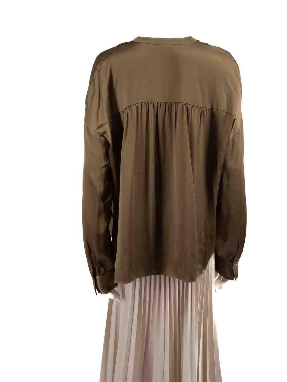 Vince Khaki Silk V-Neck Button Cuff Blouse Size L In Good Condition For Sale In London, GB