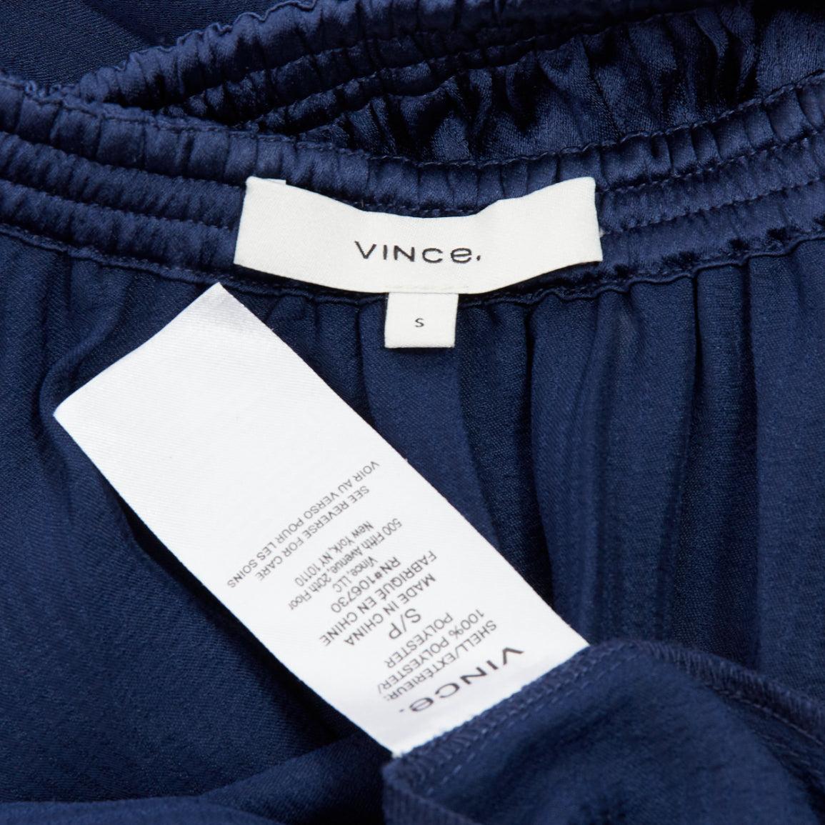 VINCE gonna midi a vita elastica con orlo asimmetrico in multi plisse navy S in vendita 3