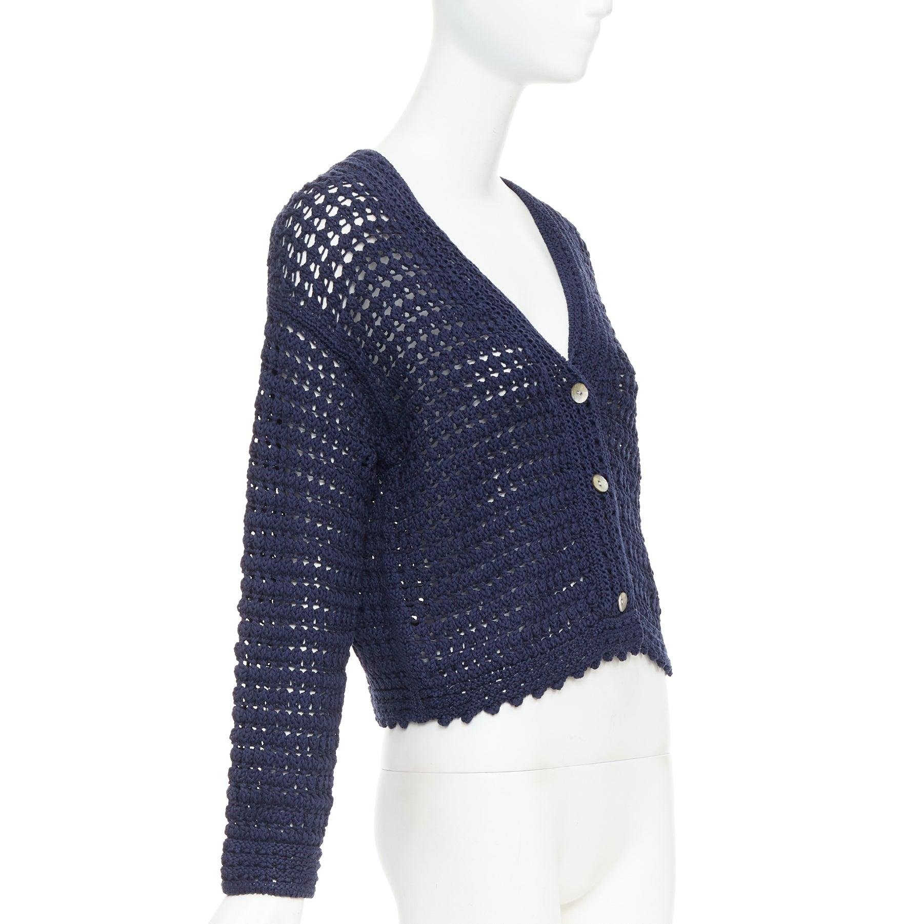 Cardigan croisé en coton bio de VINCE, marine, à maille ouverte et festonnée S Neuf - En vente à Hong Kong, NT