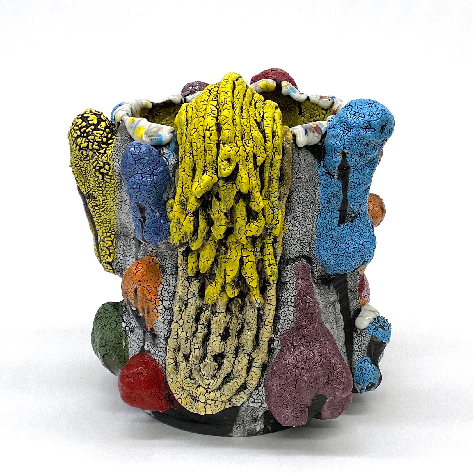 Abstract Sculpture Vince Palacios - « Pomme de pommes avec vignes jaunes », contemporain, abstrait, céramique, sculpture