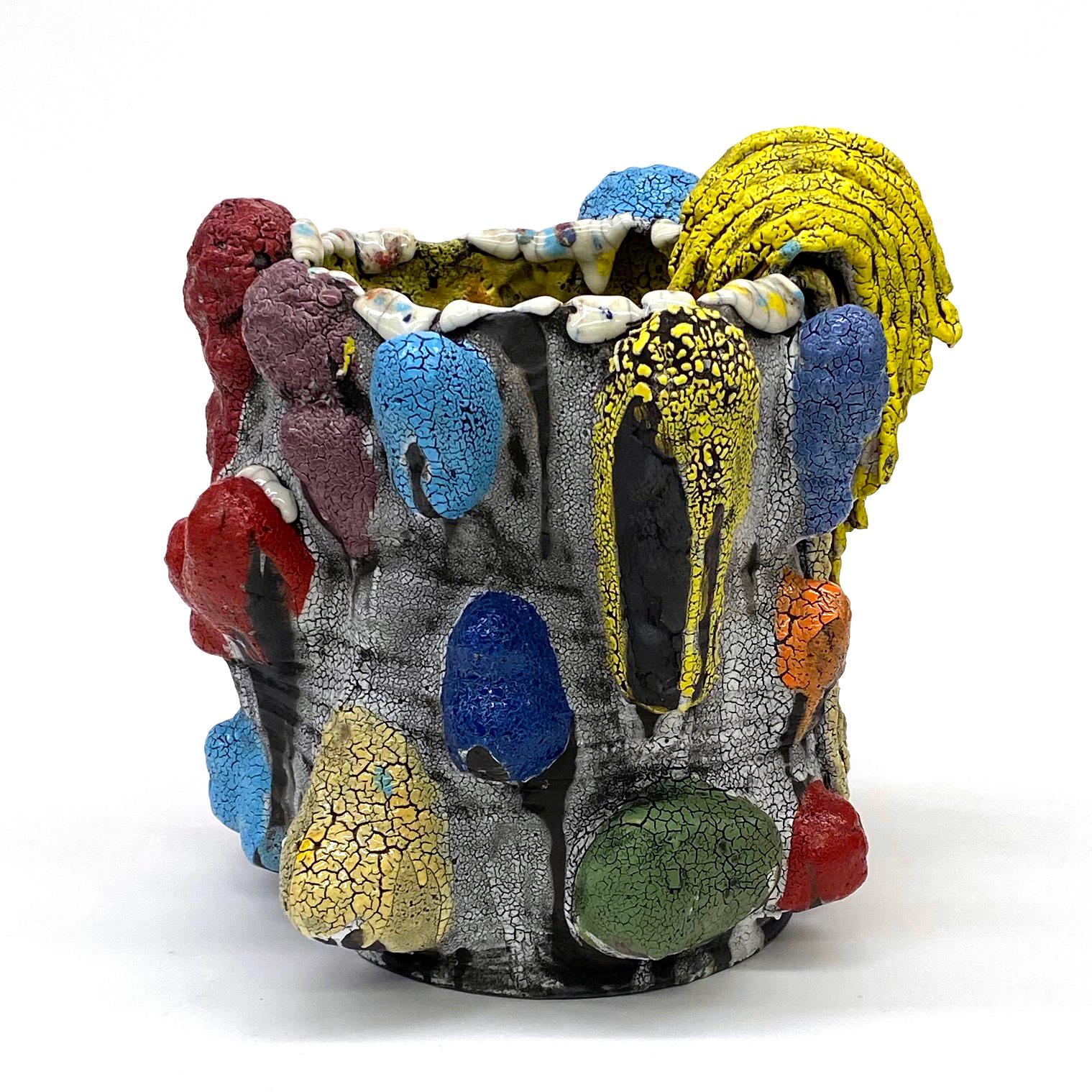 Árbol de patatas con enredaderas amarillas, Vince Palacios, 2021, Cerámica esmaltada de colores en venta 3