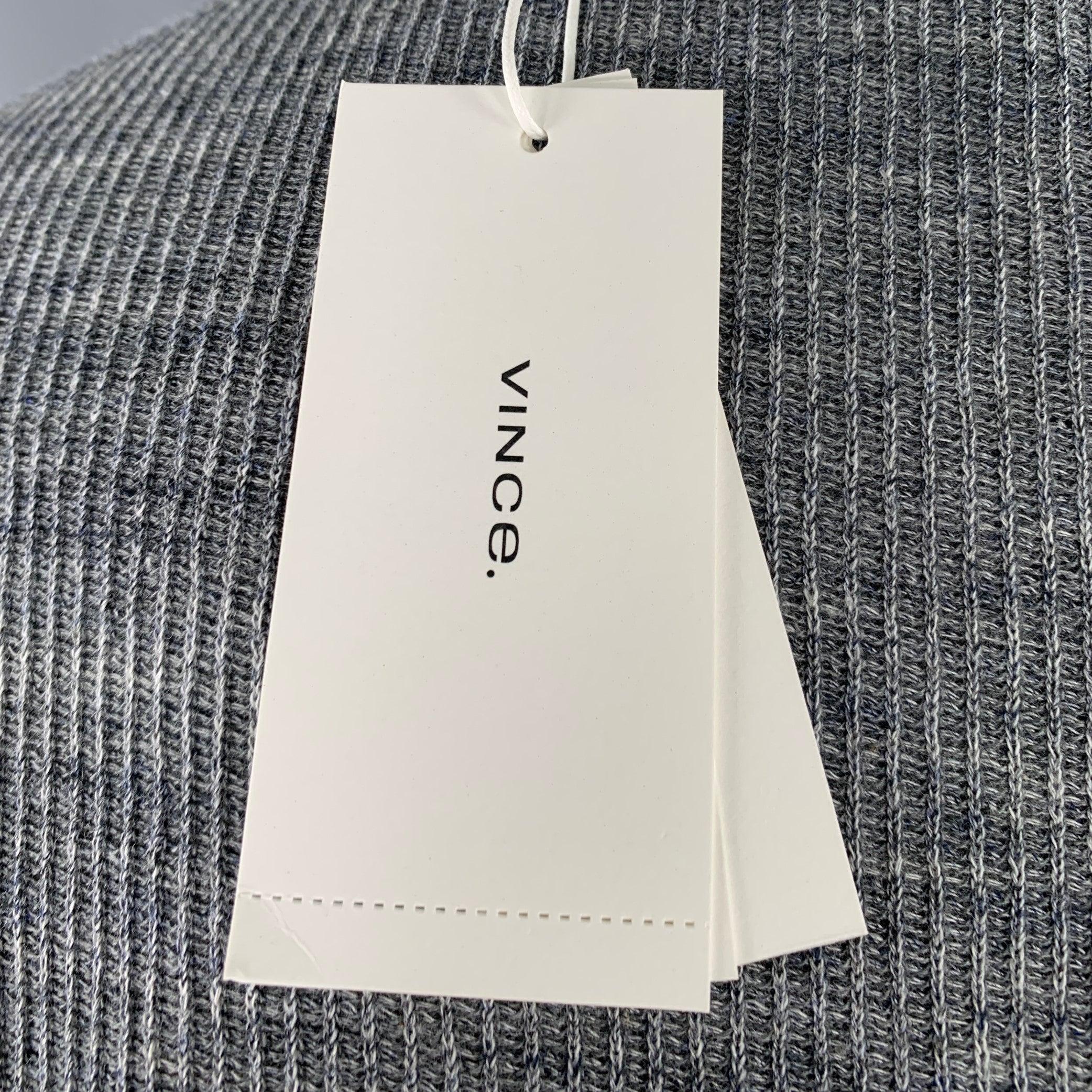 VINCE Size M Grey Knit Cotton Polyester Crew Neck Pullover In Excellent Condition For Sale In San Francisco, CA