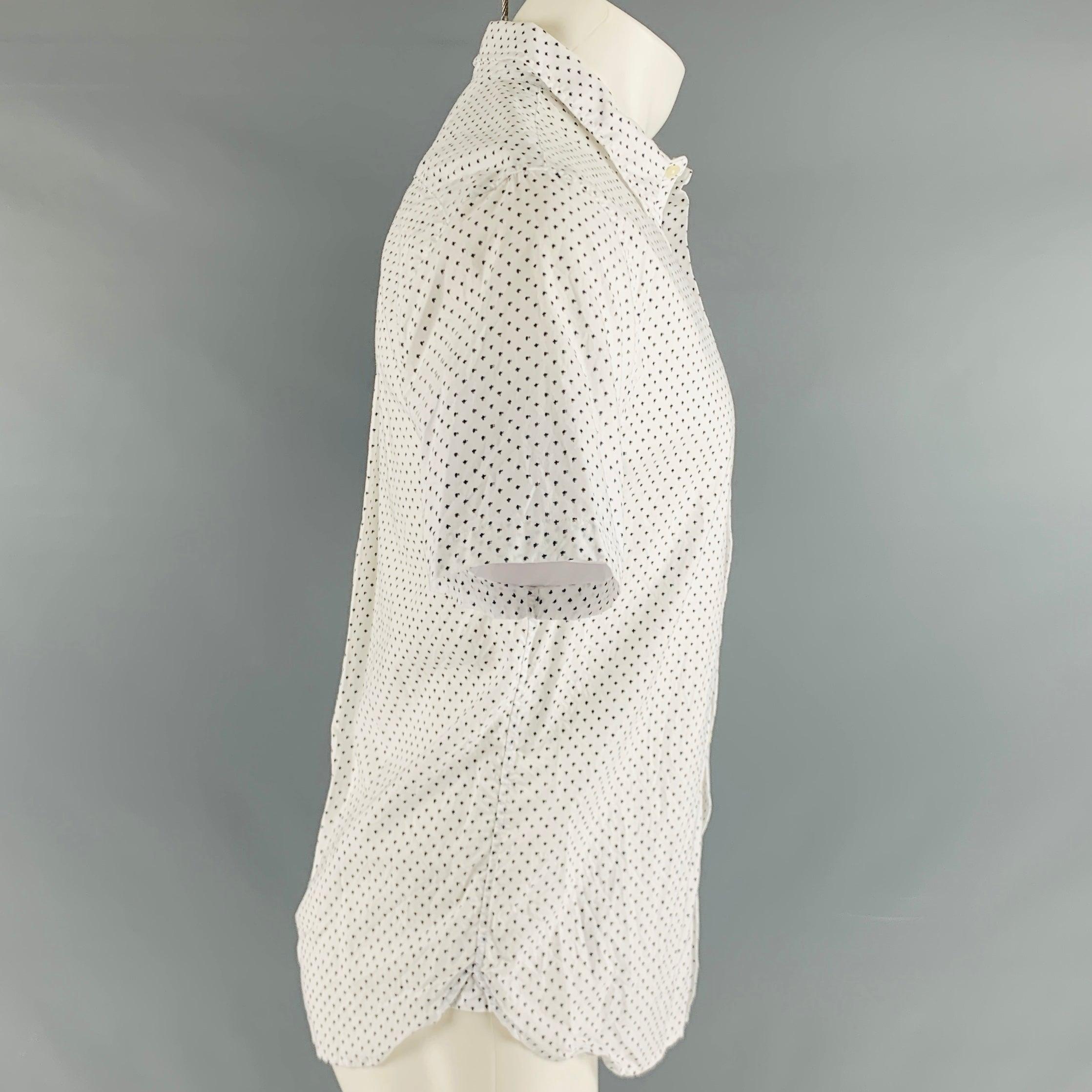 VINCE Größe M Weiß Schwarz Abstraktes Kurzarmhemd aus Baumwolle mit einer Tasche und abstraktem Lyocel / Baumwolle im Zustand „Hervorragend“ im Angebot in San Francisco, CA