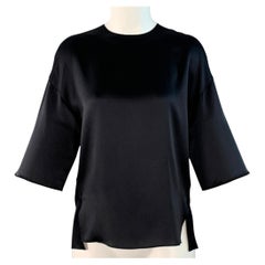 VINCE - Haut décontracté en satin de soie noir, taille XS, manches courtes et col rond