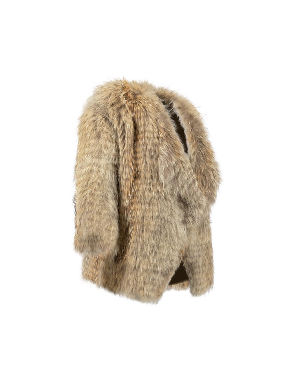 CONDITION is Very good. Minimal wear to jacket is evident. Minimal wear to the satin interior where pulls to the thread can be seen on this used Vince designer resale item. 

Details
Brown
Coyote fur
Short length jacket
Mid length sleeves
Open