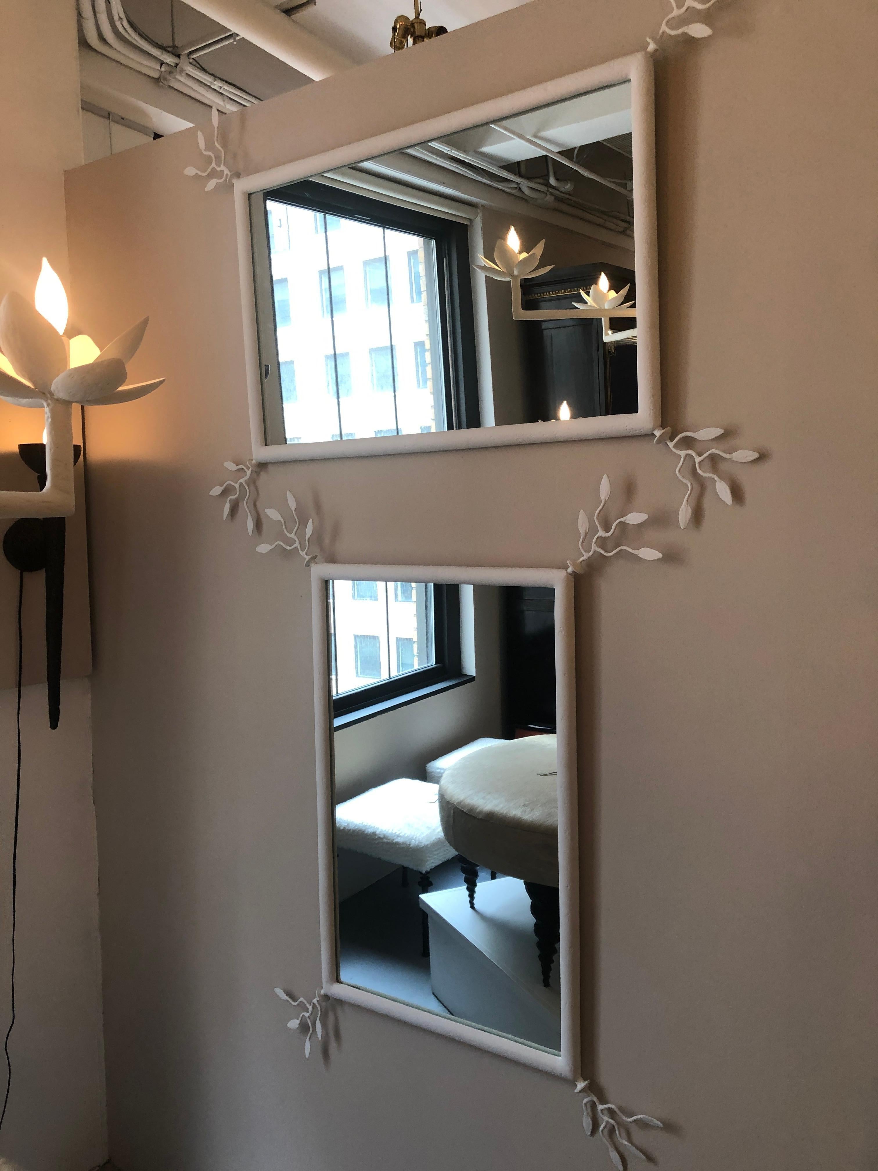 Organique Miroir de Vincennes,  Plâtre blanc Finition. en vente