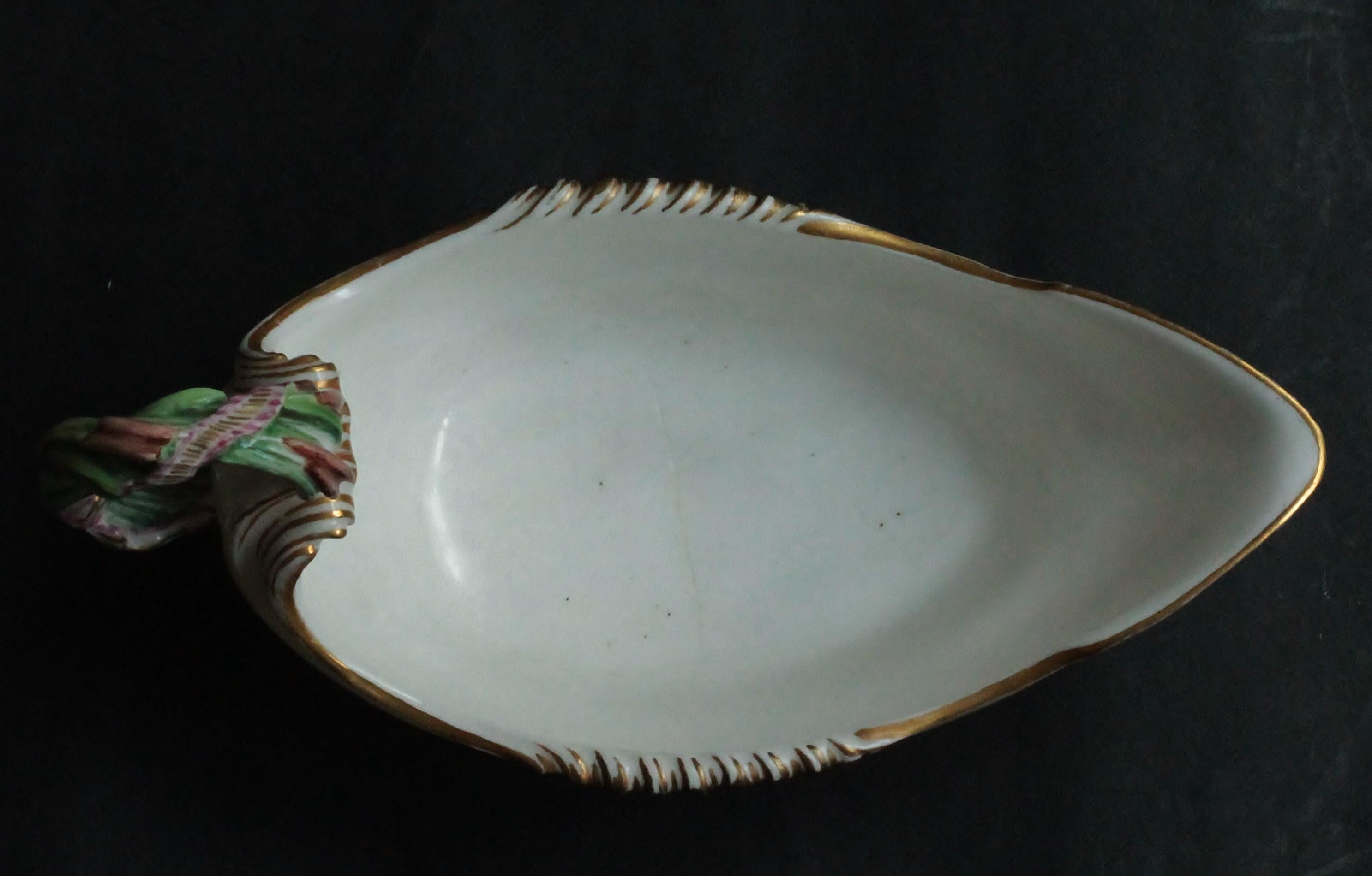Porcelain Vincennes Sauceboat, circa 1749-1752 For Sale