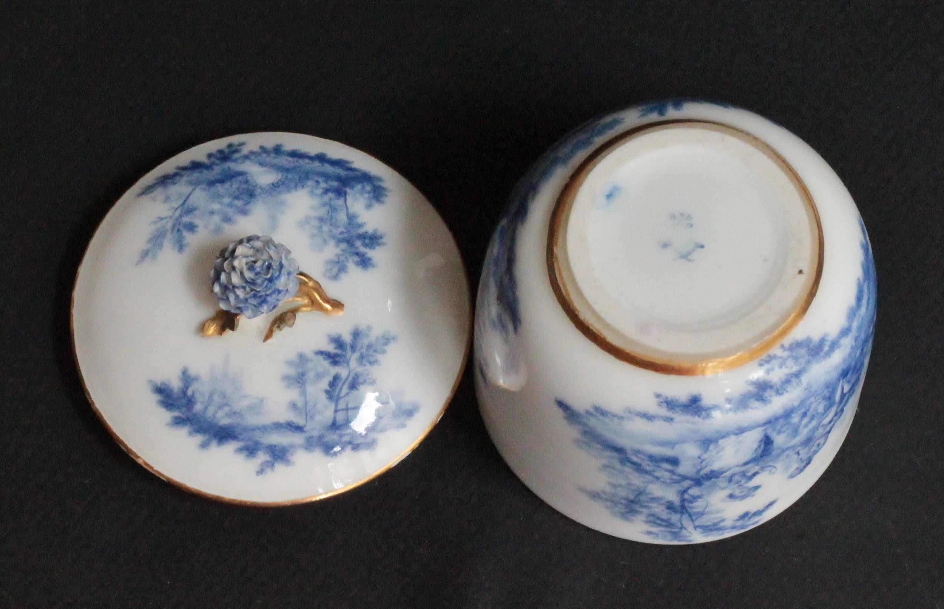 18th Century Vincennes Sugar Bowl and Cover, Decoration in Blue Shade, circa 1752 For Sale