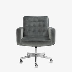 Vincent Cafiero Executive Task Chair in velluto grigio grafite di Knoll